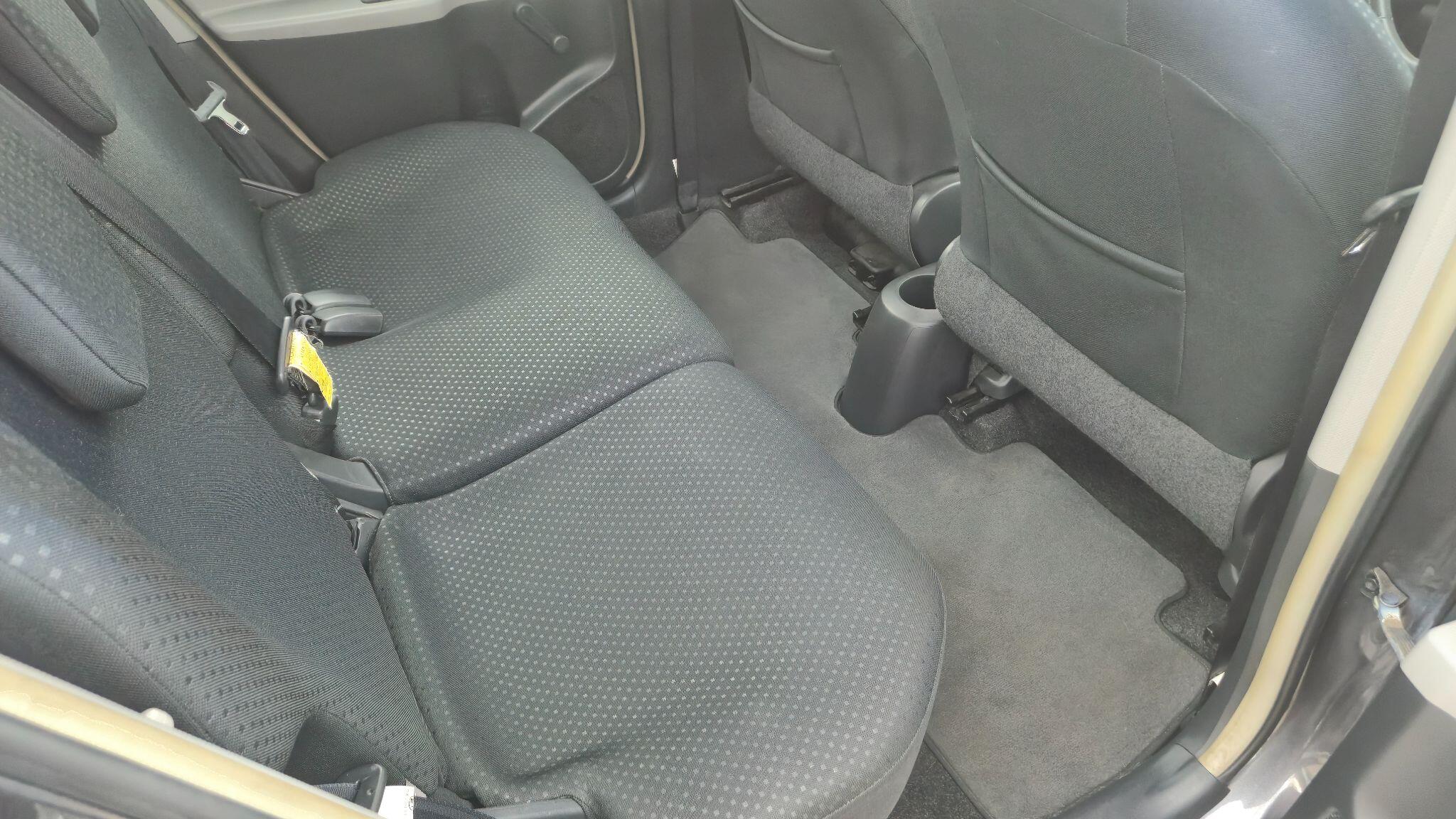 Toyota Yaris view 13