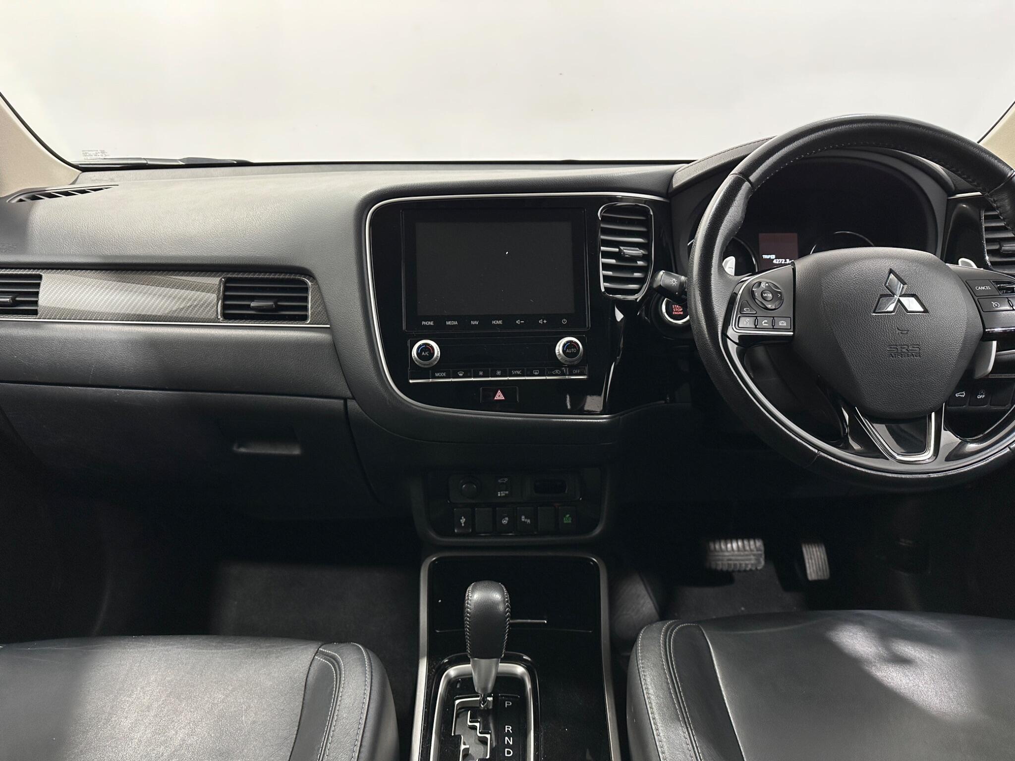 Mitsubishi Outlander view 19