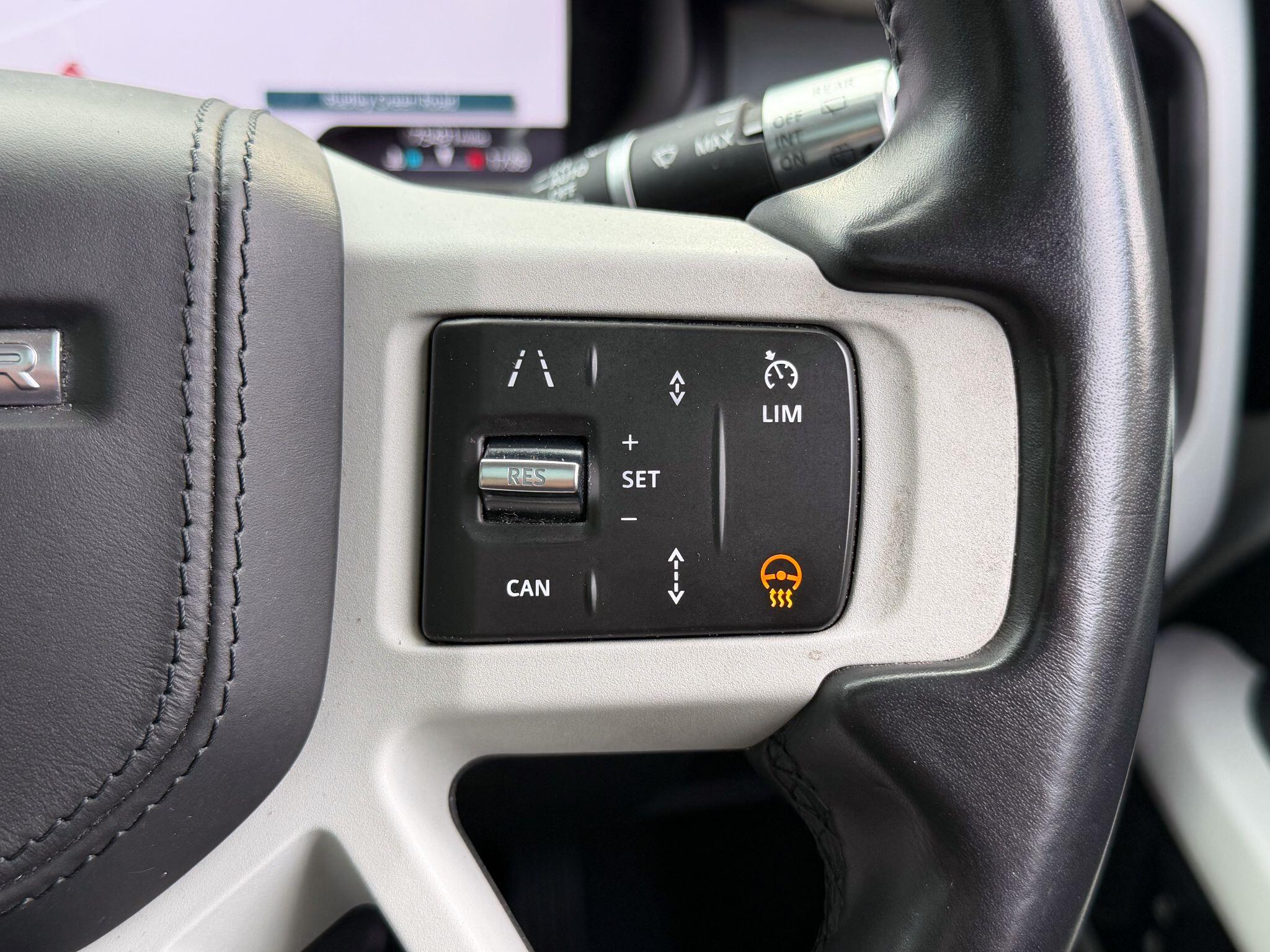 Land Rover Defender 110 view 41