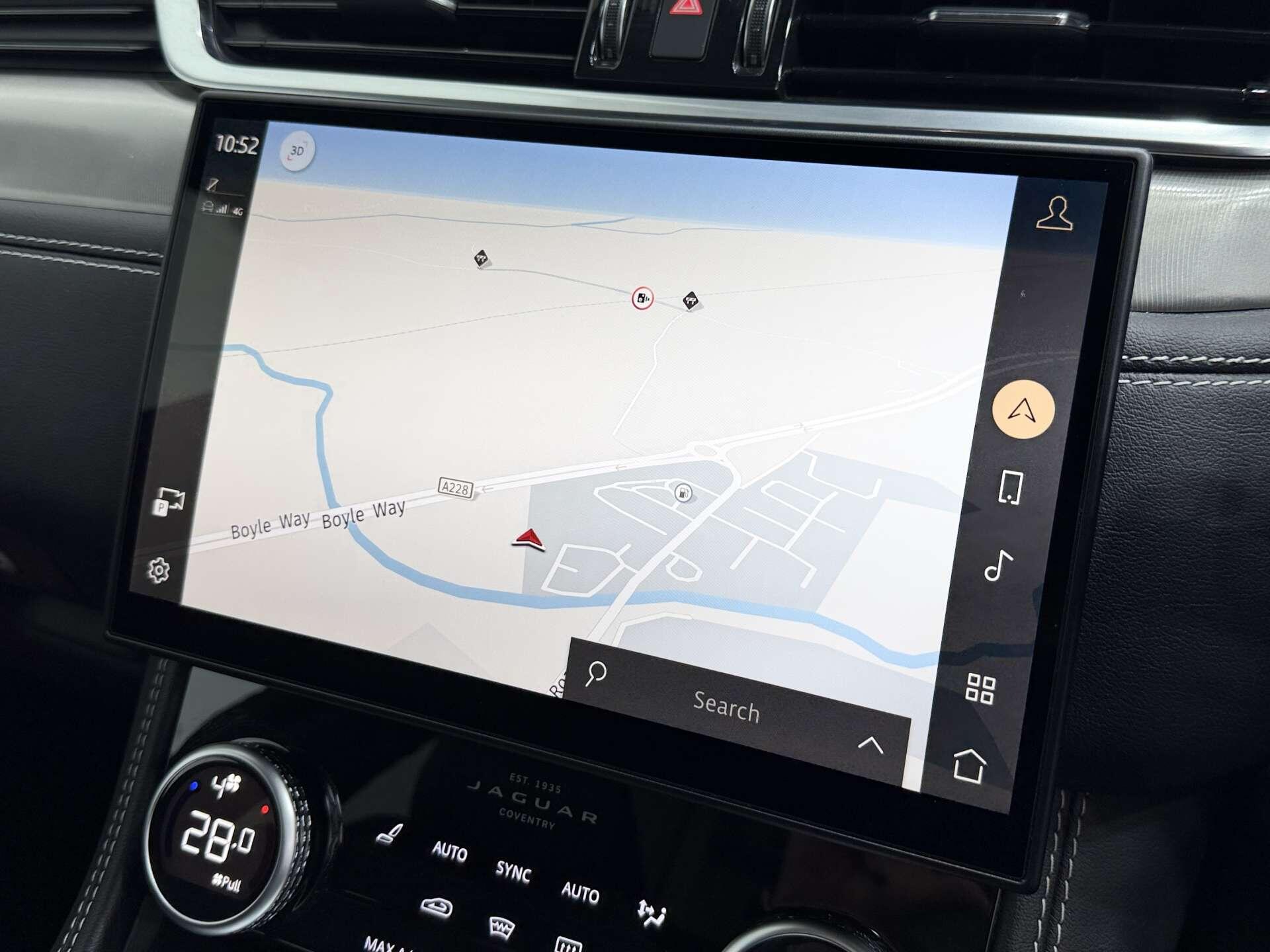 Jaguar F-Pace view 44