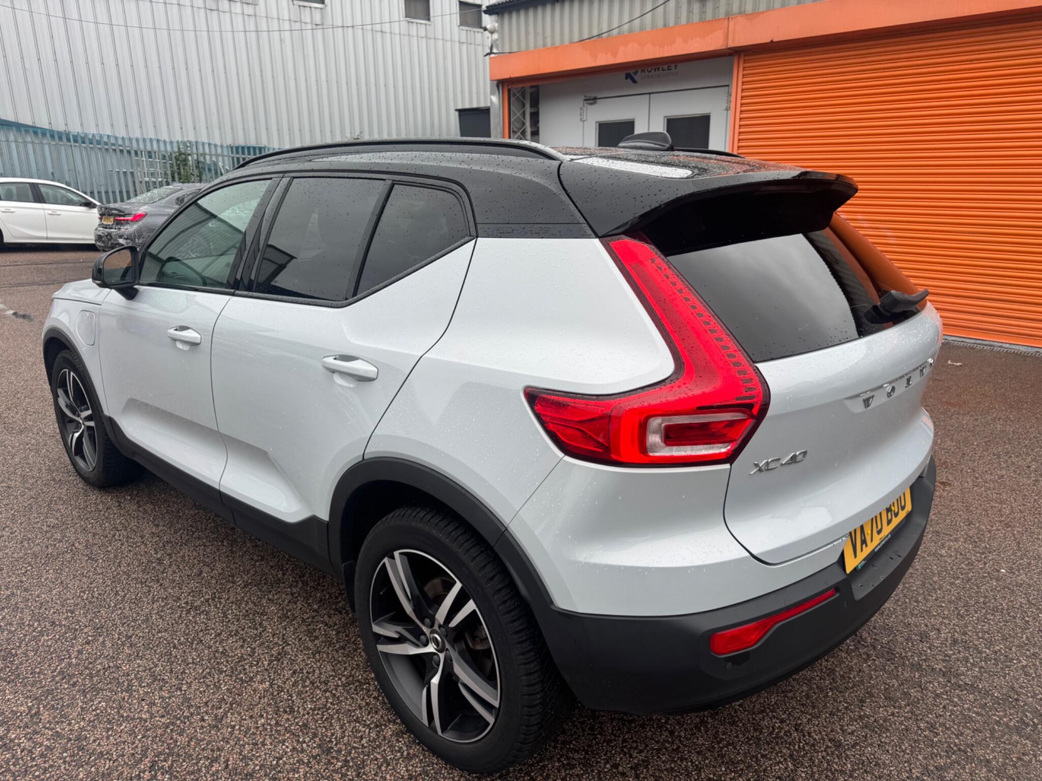 Volvo XC40 view 3