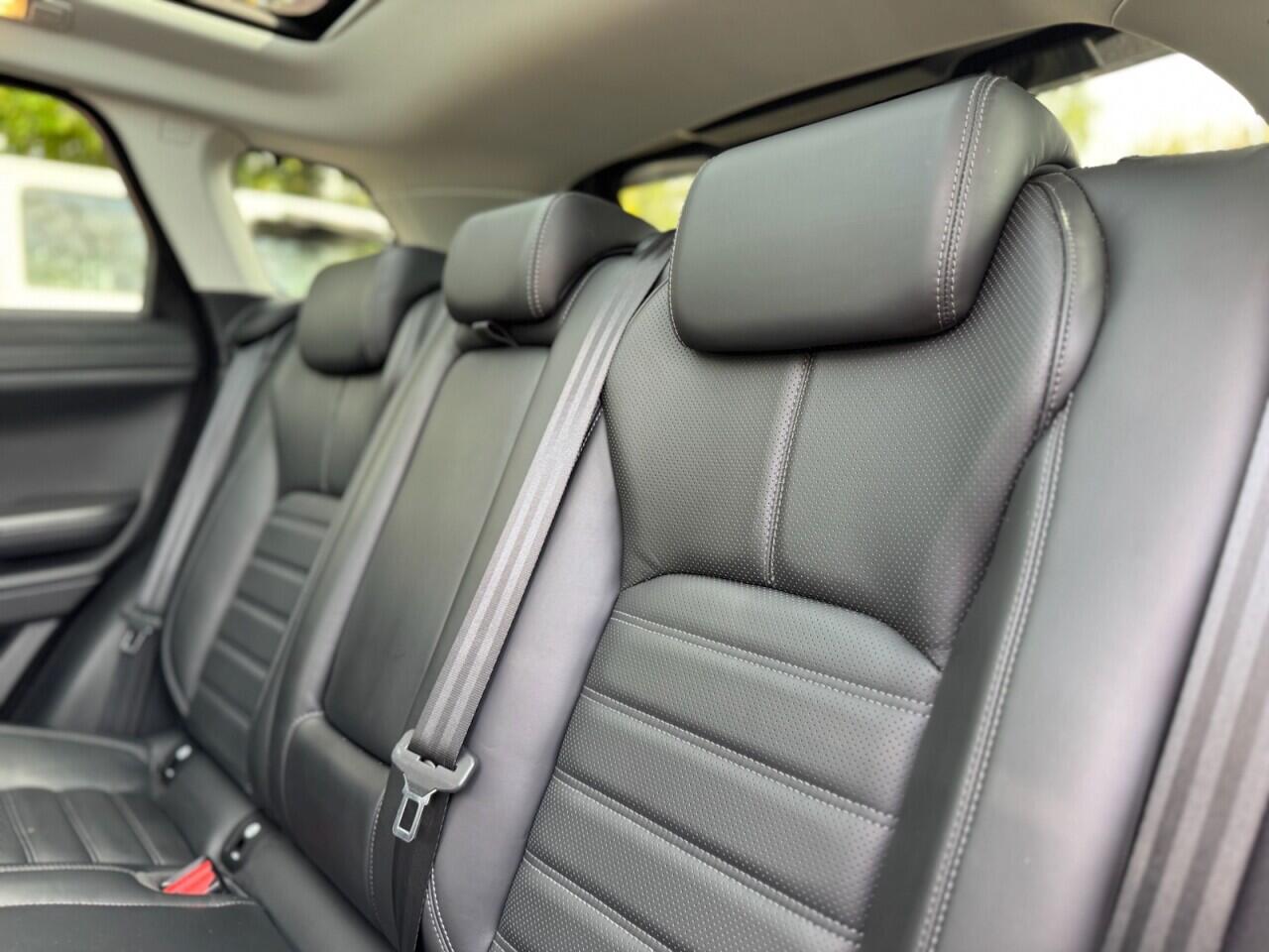 Land Rover Range Rover Evoque view 31