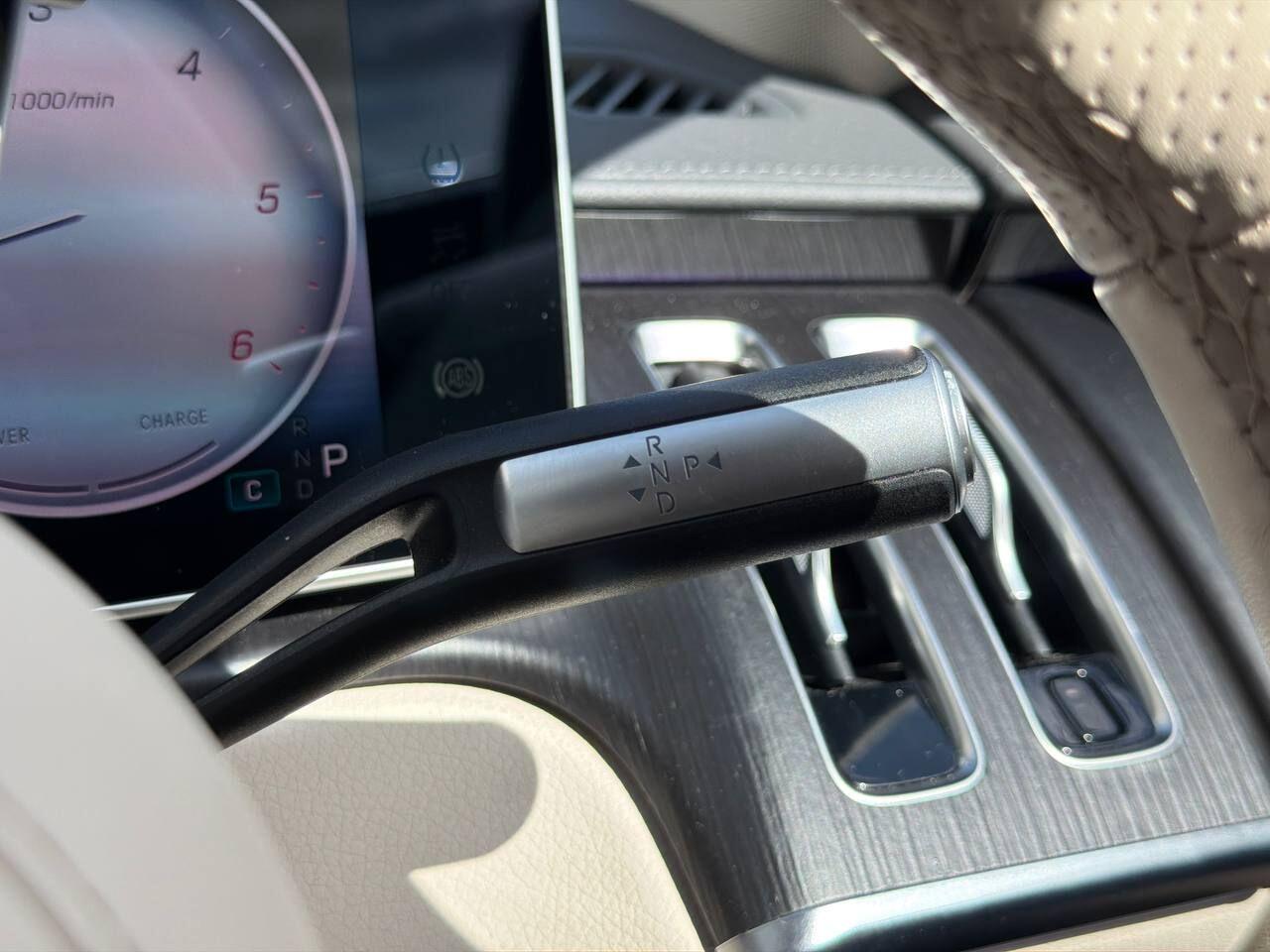 Mercedes-Benz S-Class view 49