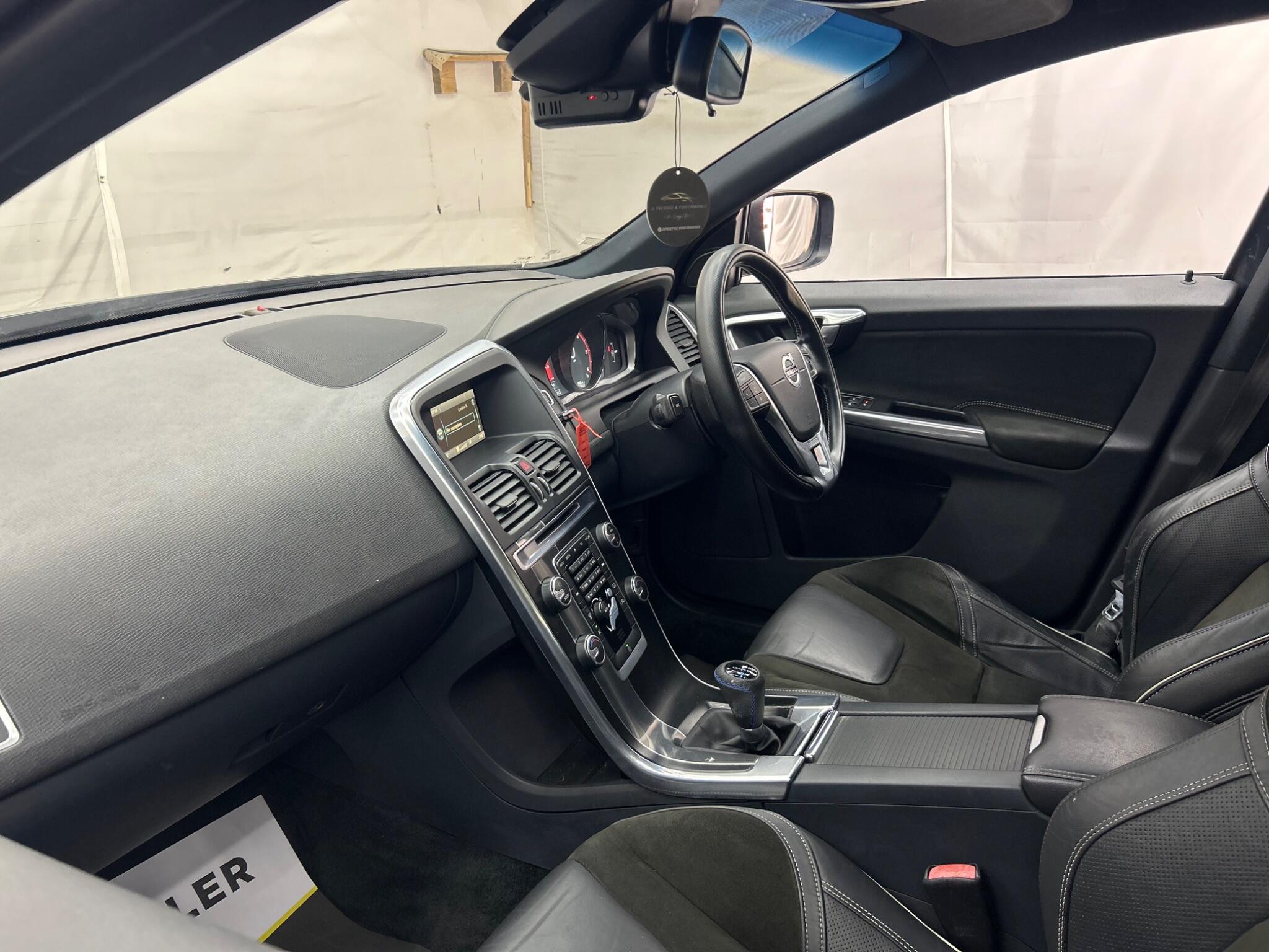 Volvo XC60 view 11