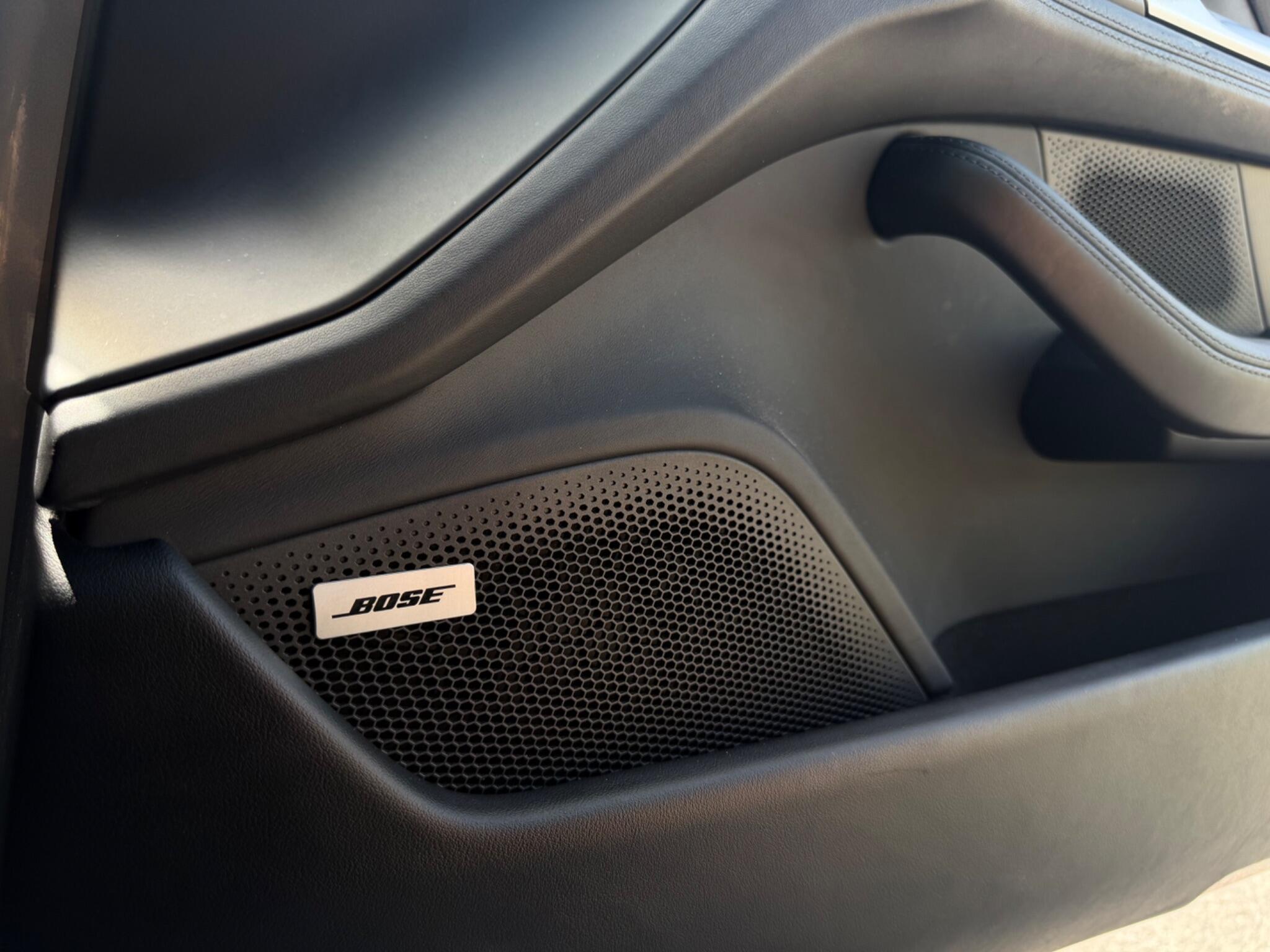 Porsche Taycan view 10