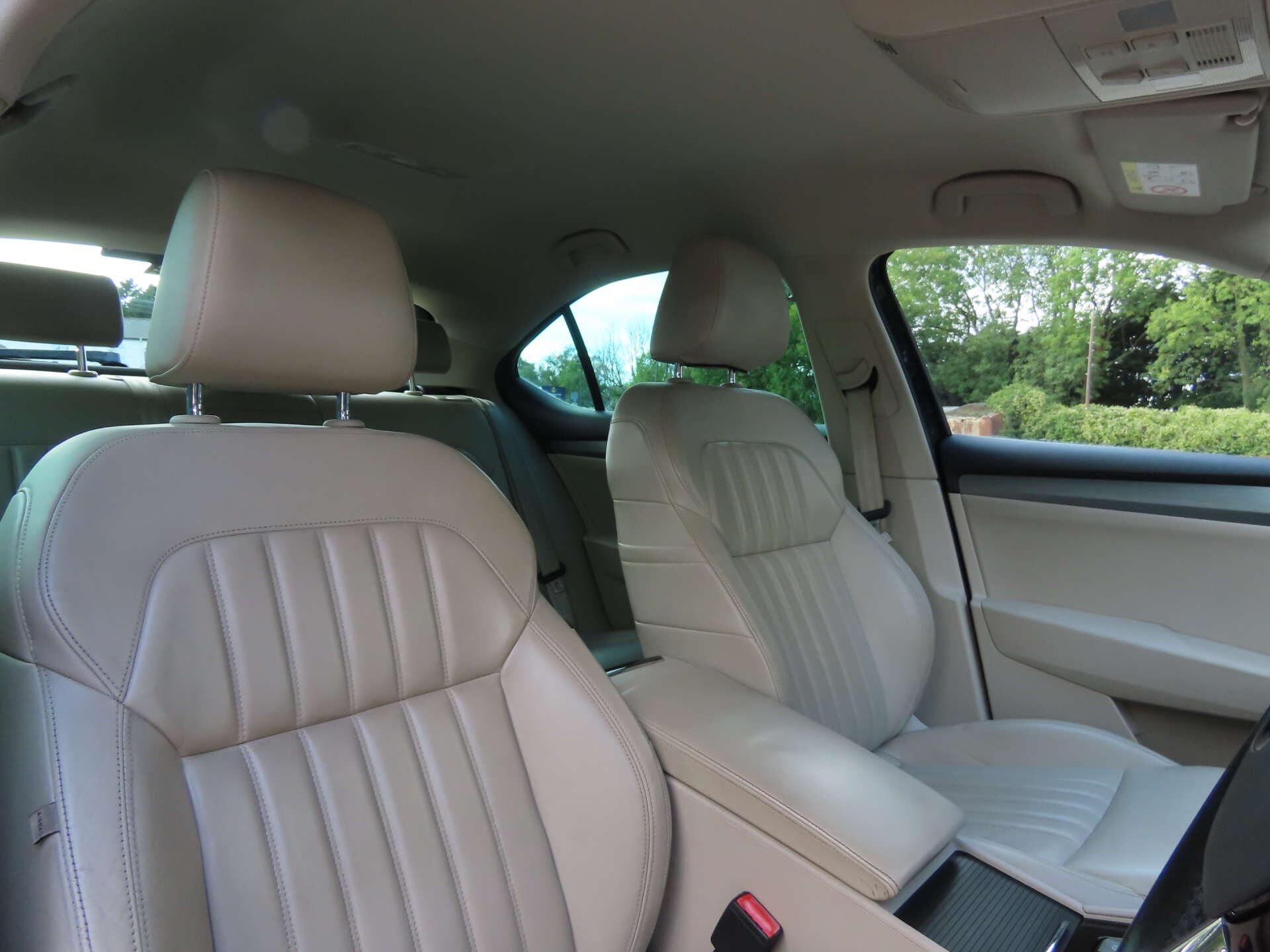 Skoda Superb view 8