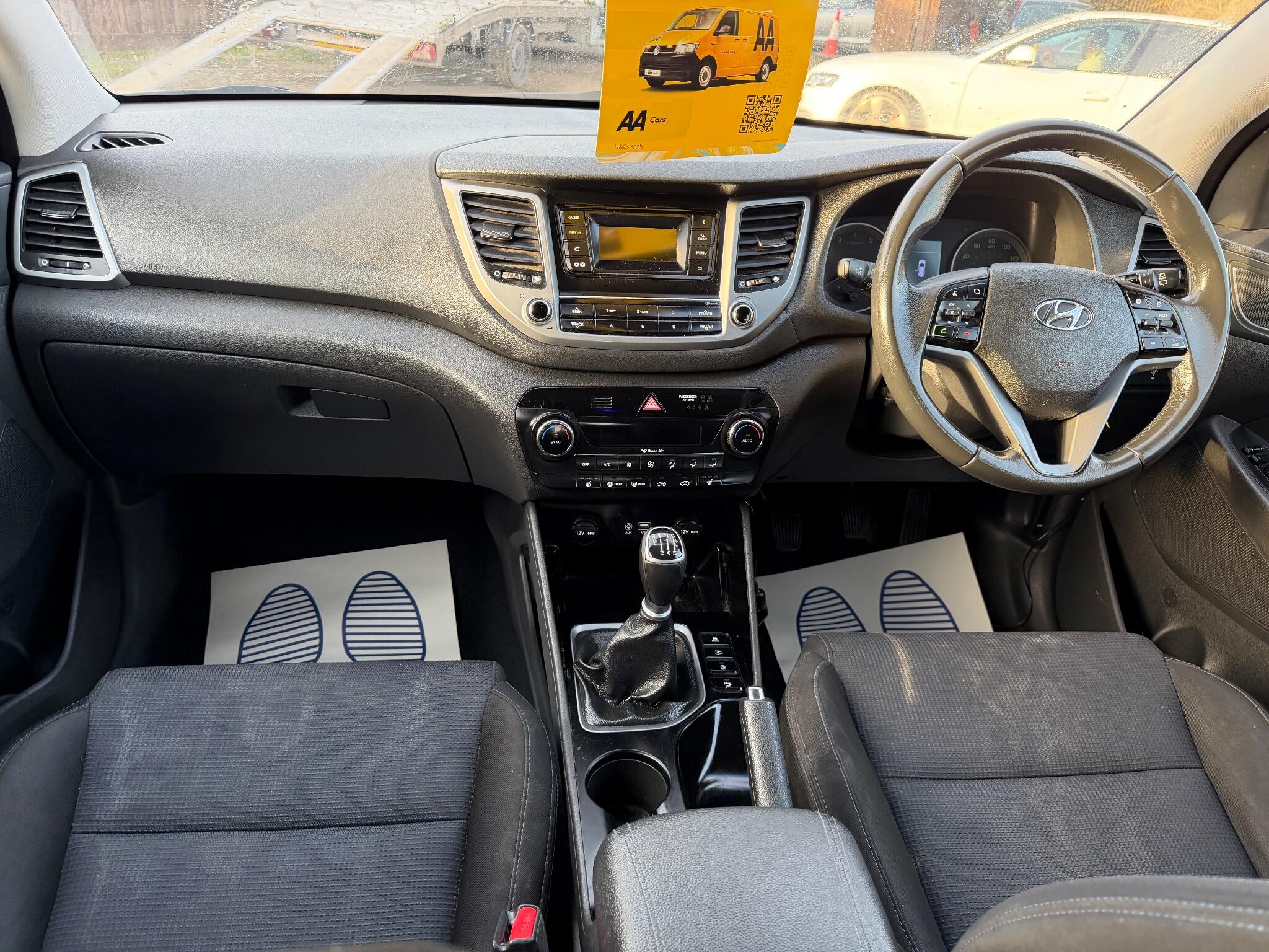 2016 Hyundai TUCSON 1.6 GDi Blue Drive SE Euro 6 (s/s) 5dr image 12