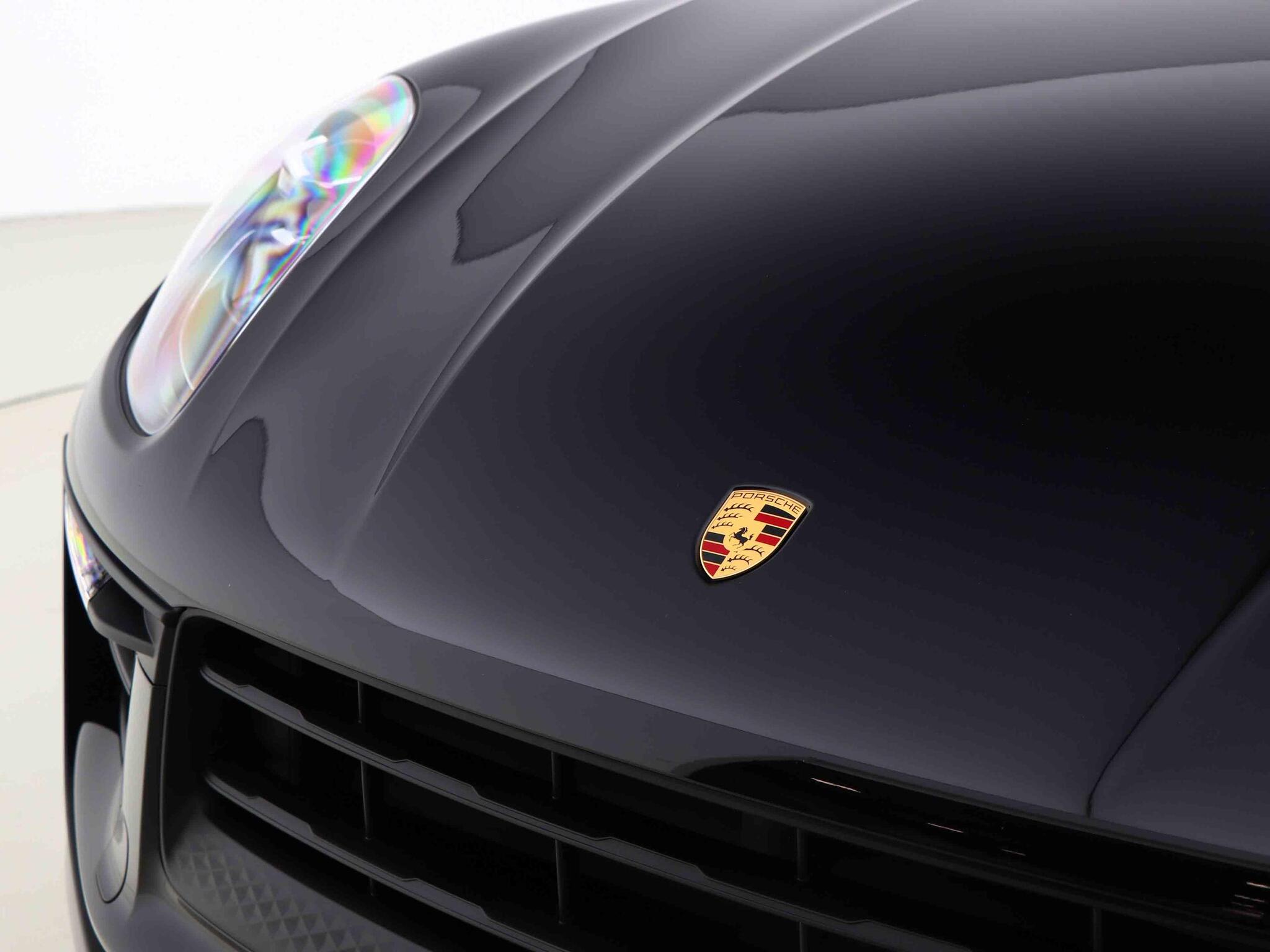 Porsche Macan view 10