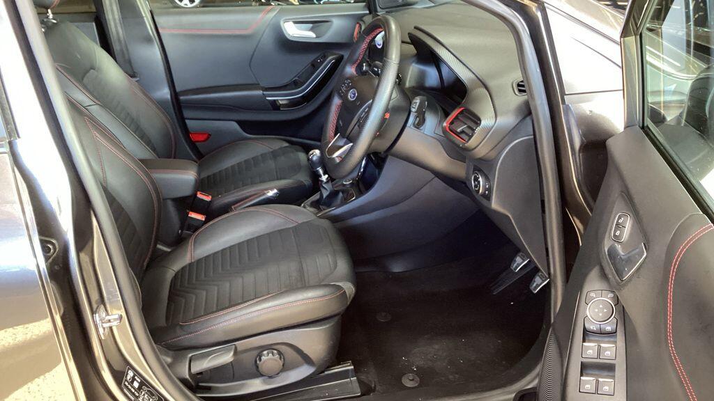 Ford Puma view 3
