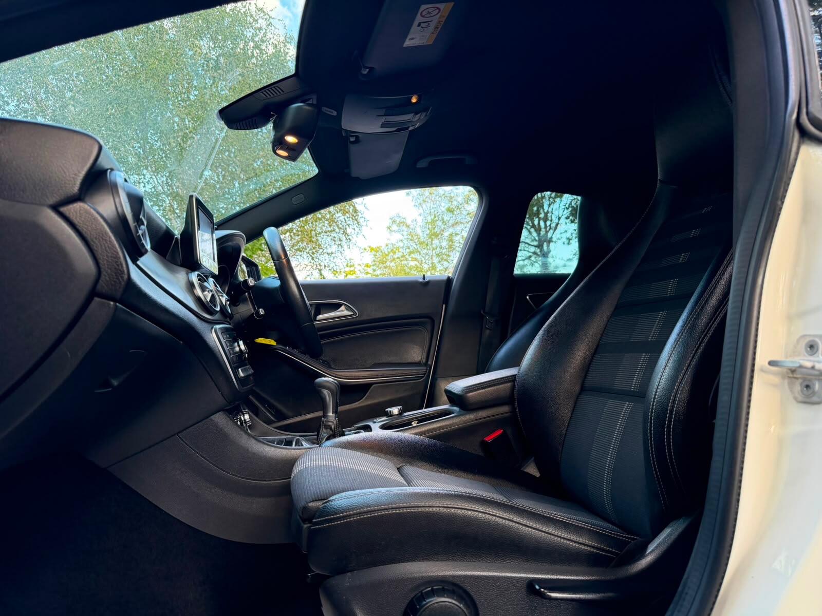 Mercedes-Benz CLA view 14