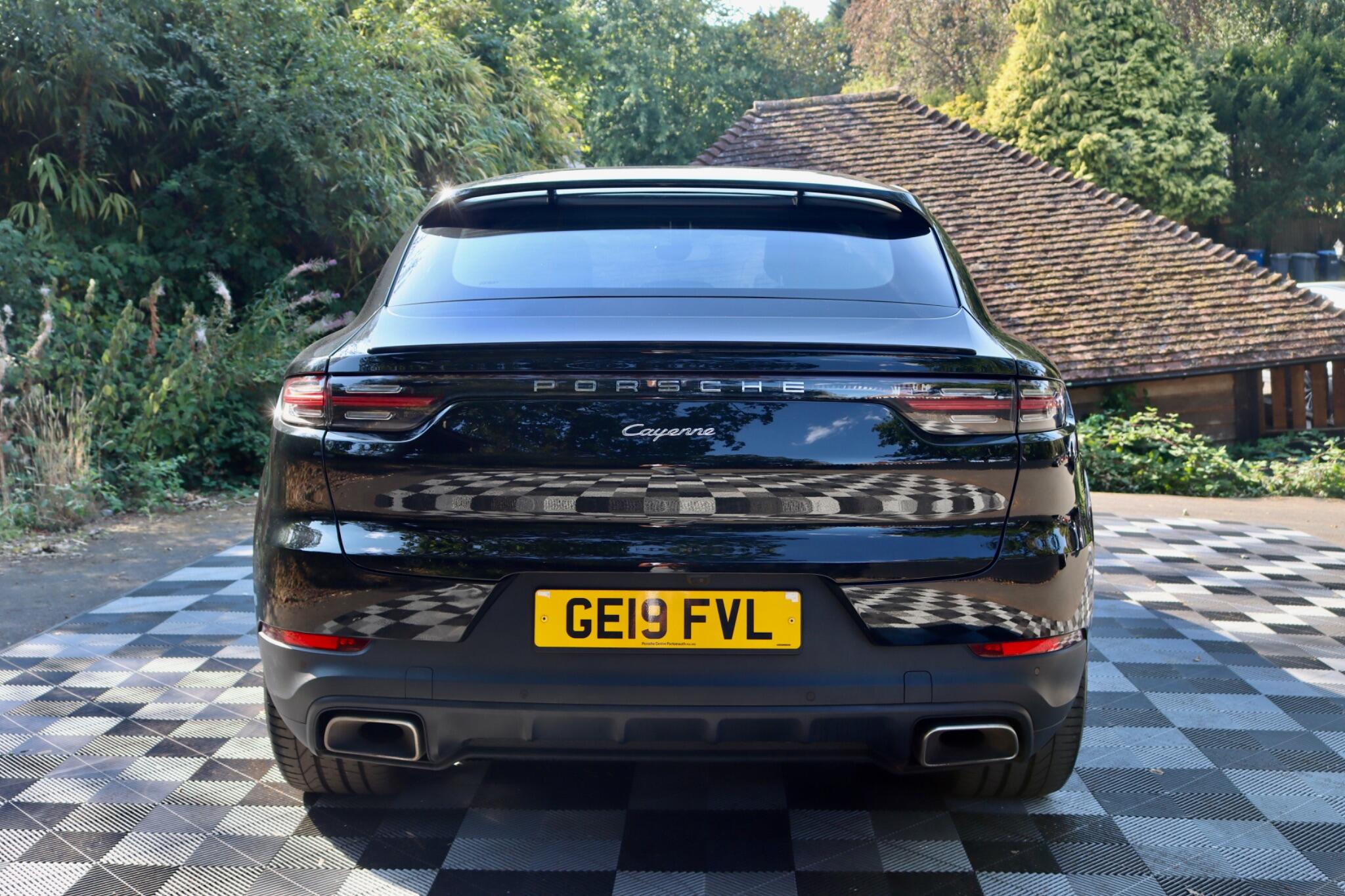 Porsche Cayenne view 38
