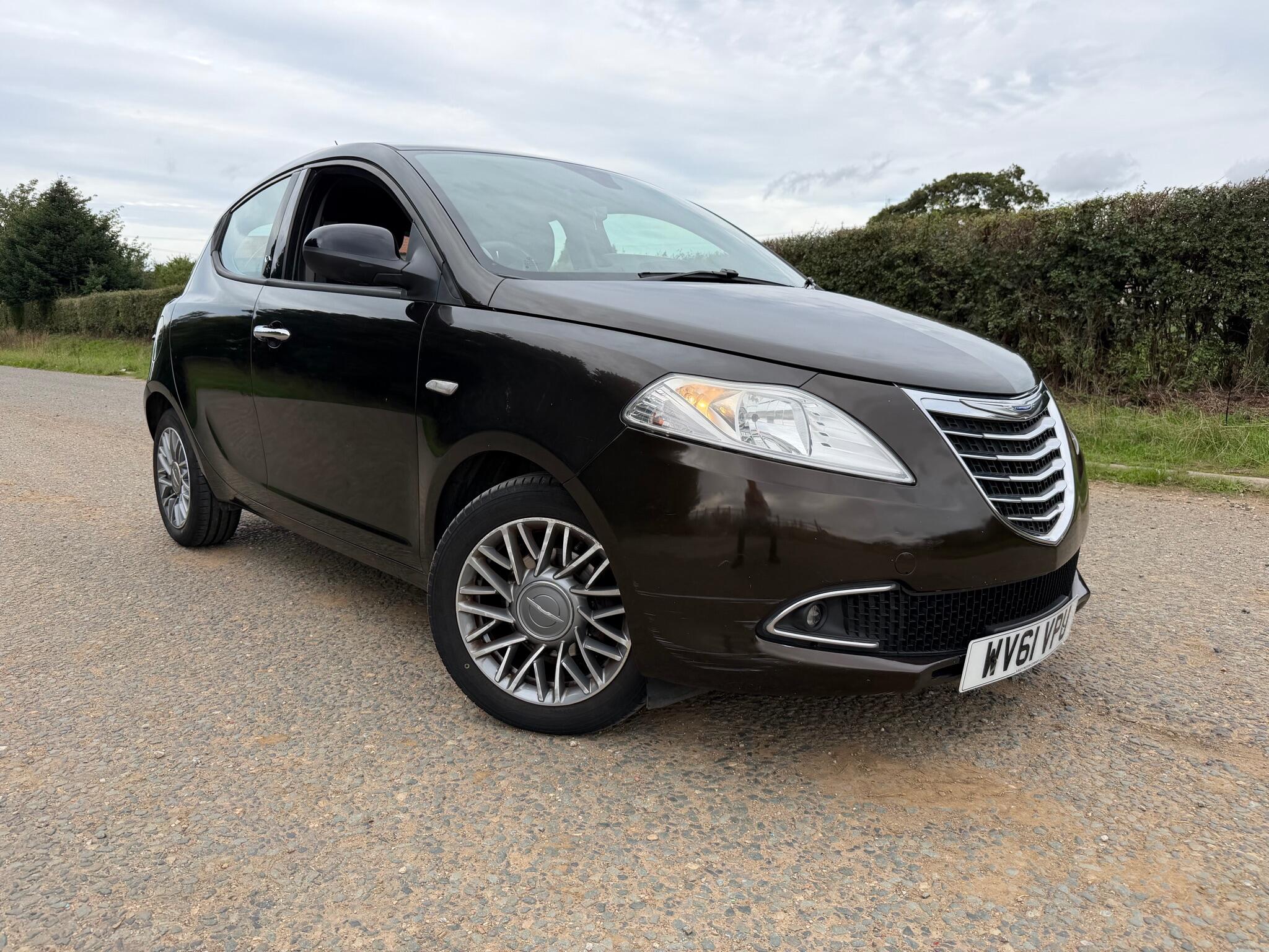 Chrysler Ypsilon view 8