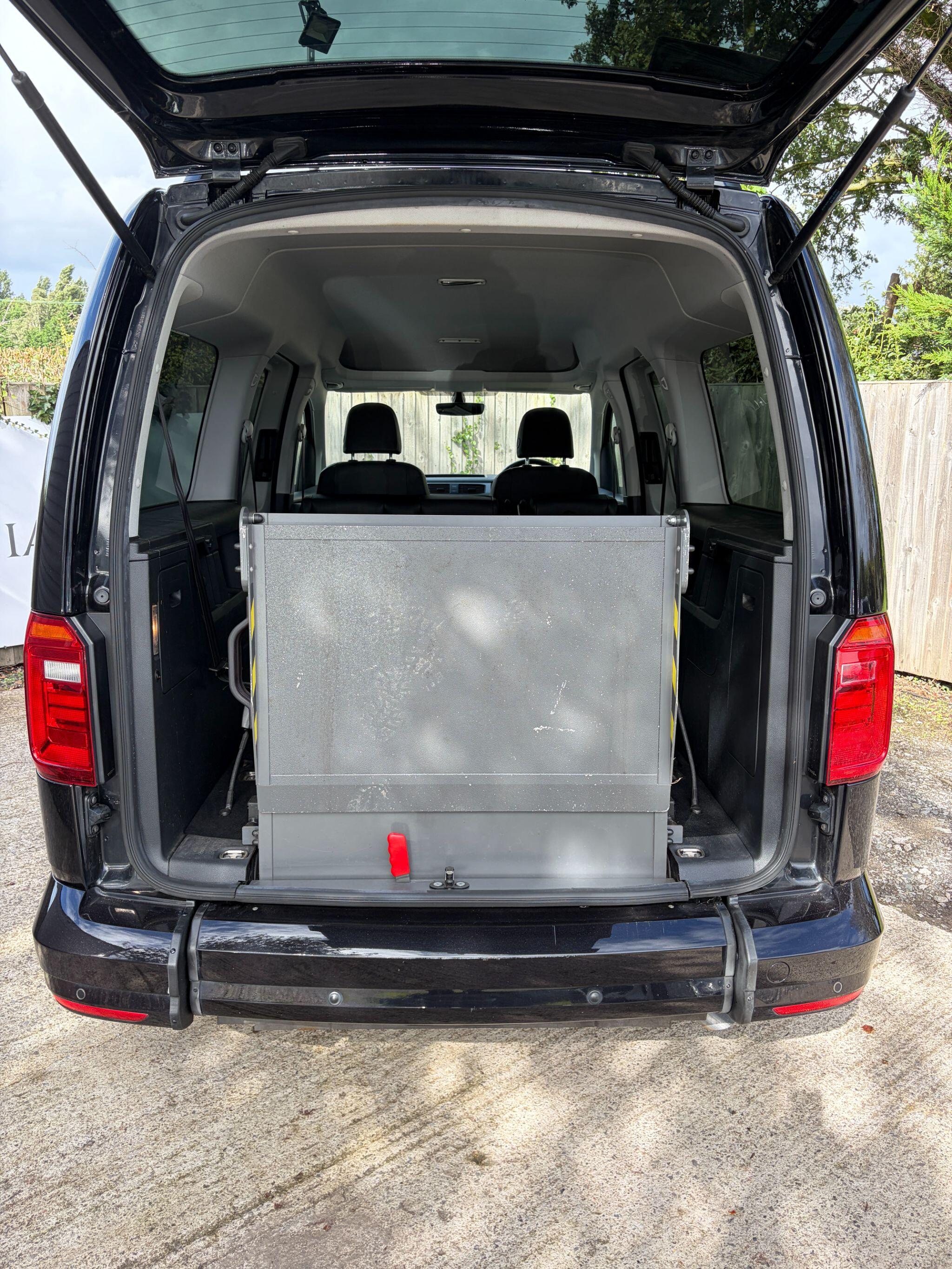 Volkswagen Caddy Maxi Life view 22