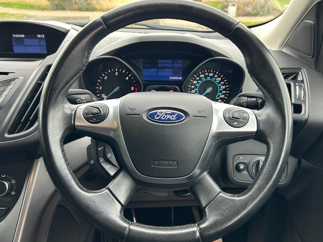 Ford Kuga view 25