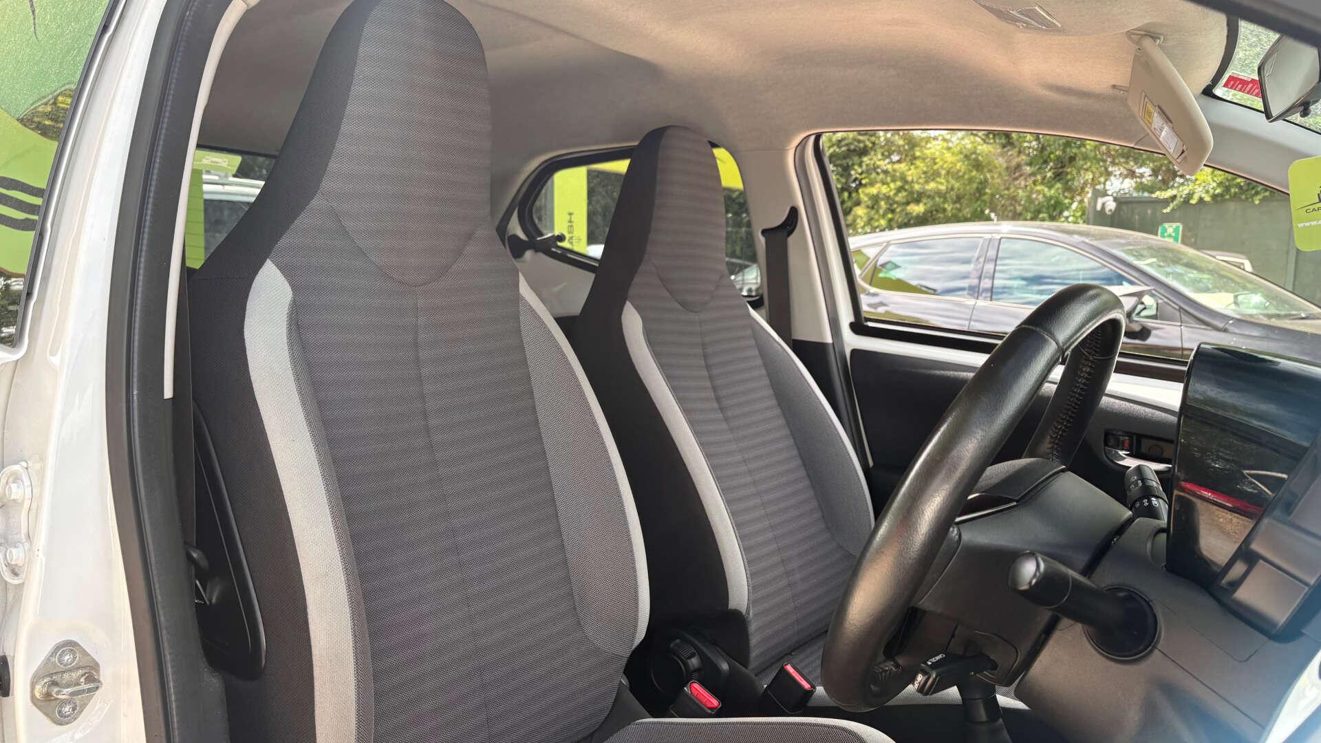 Toyota Aygo view 8
