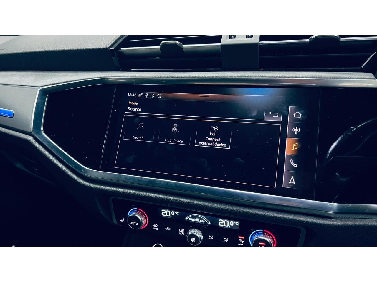 Audi Q3 view 25