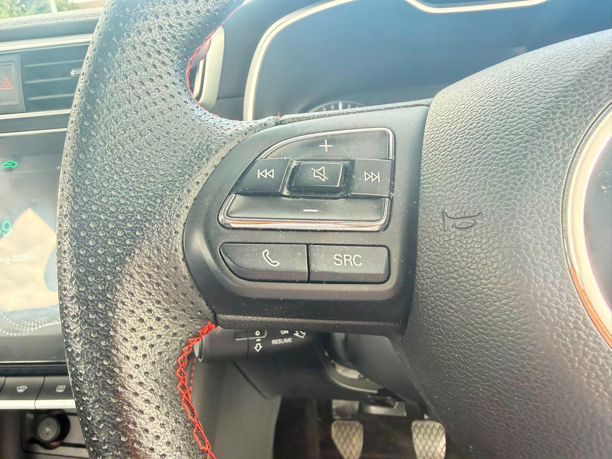 MG ZS view 25