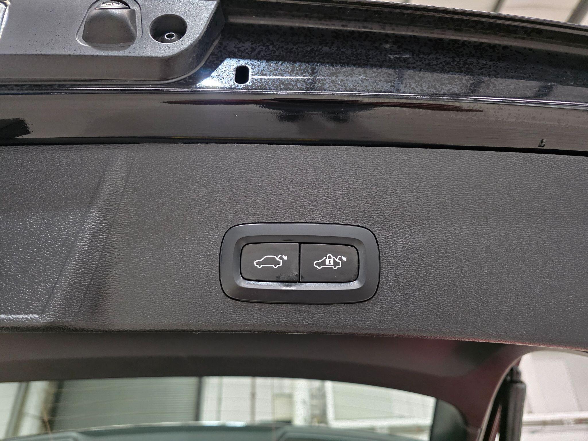 Volvo XC40 view 30