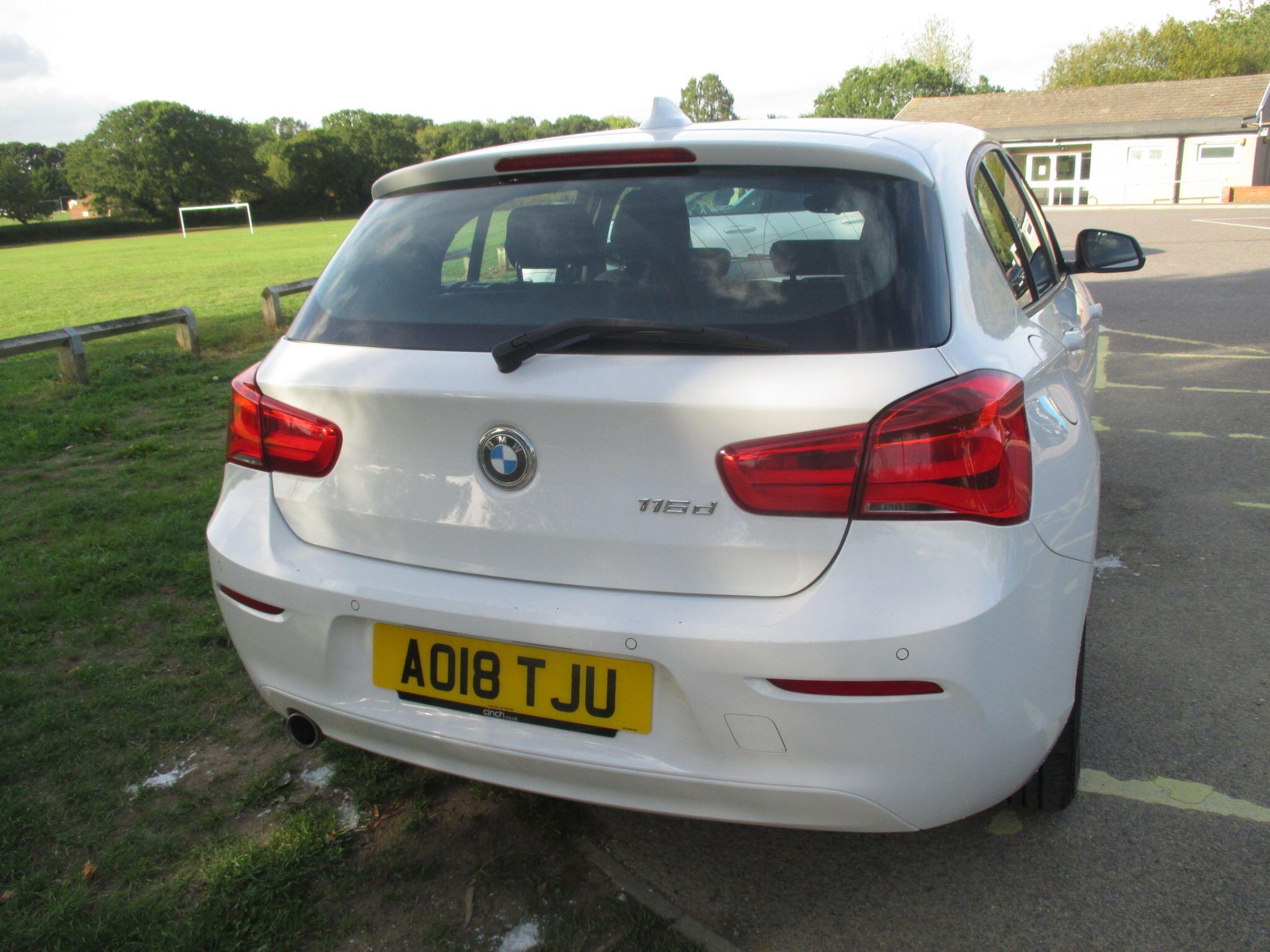 BMW 1 Series view 10