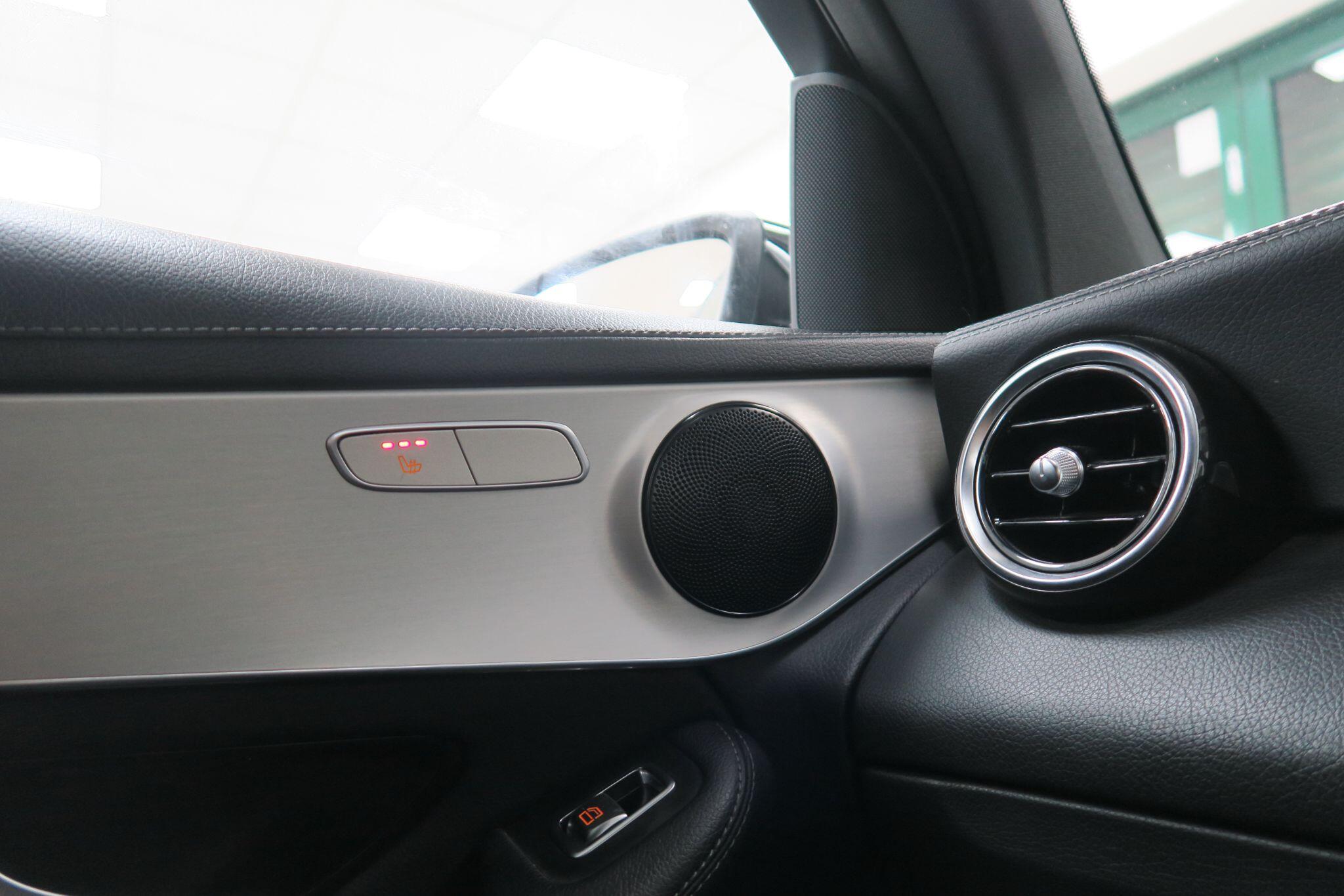 Mercedes-Benz GLC view 35