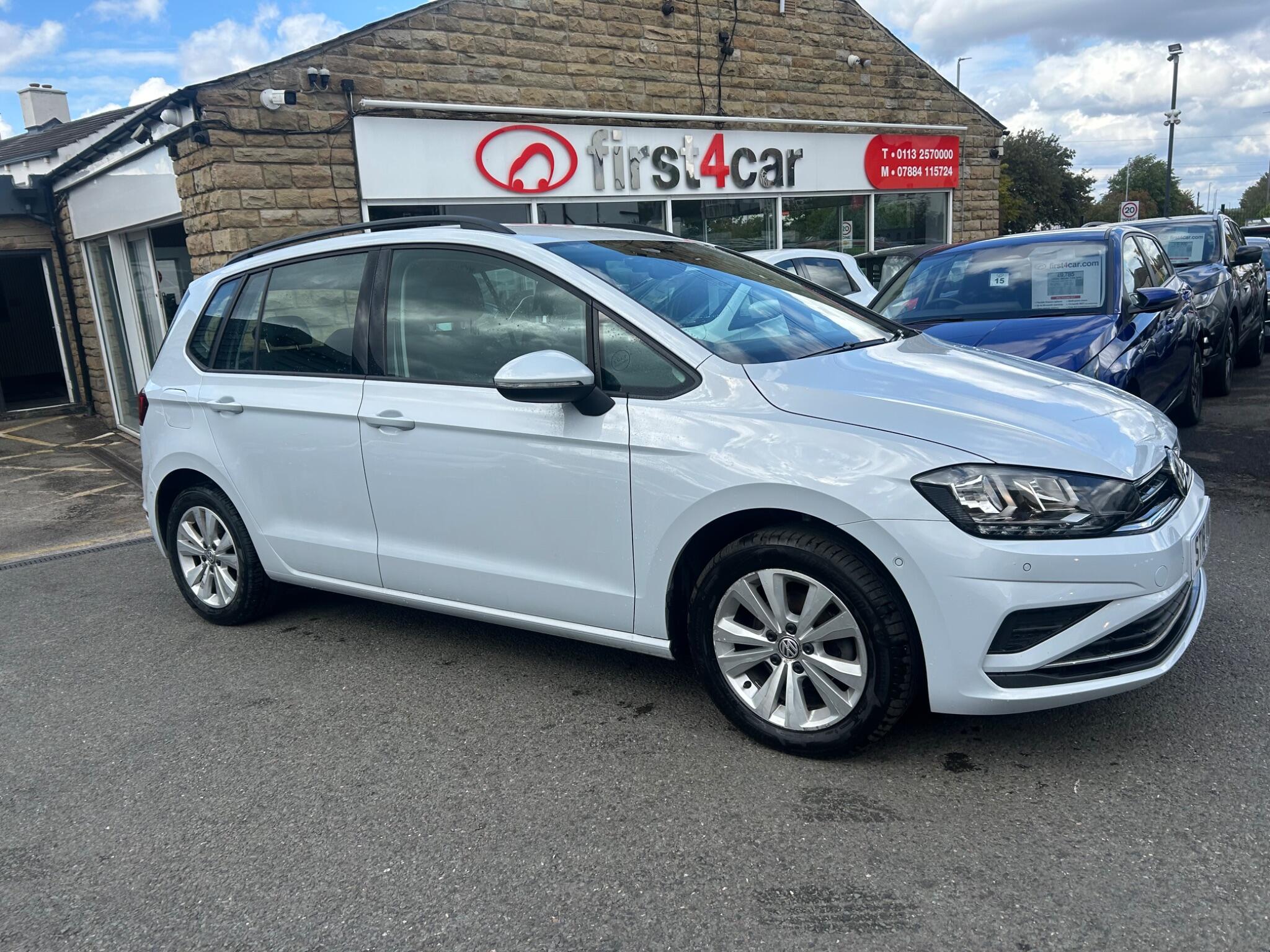 Volkswagen Golf SV view 4