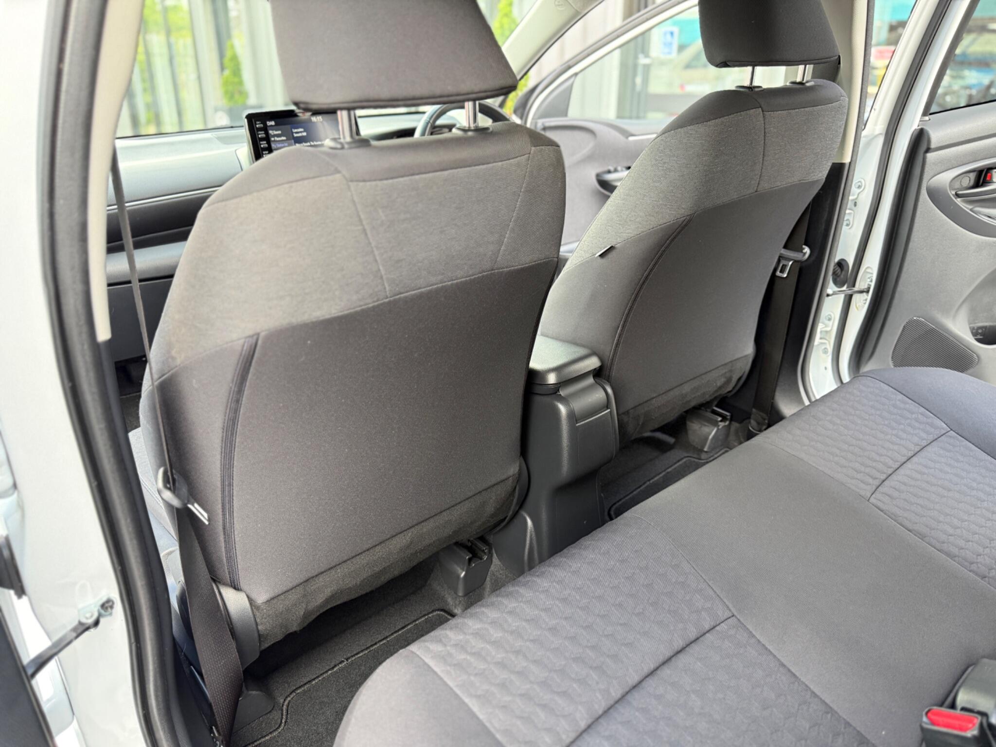 Toyota Yaris view 36