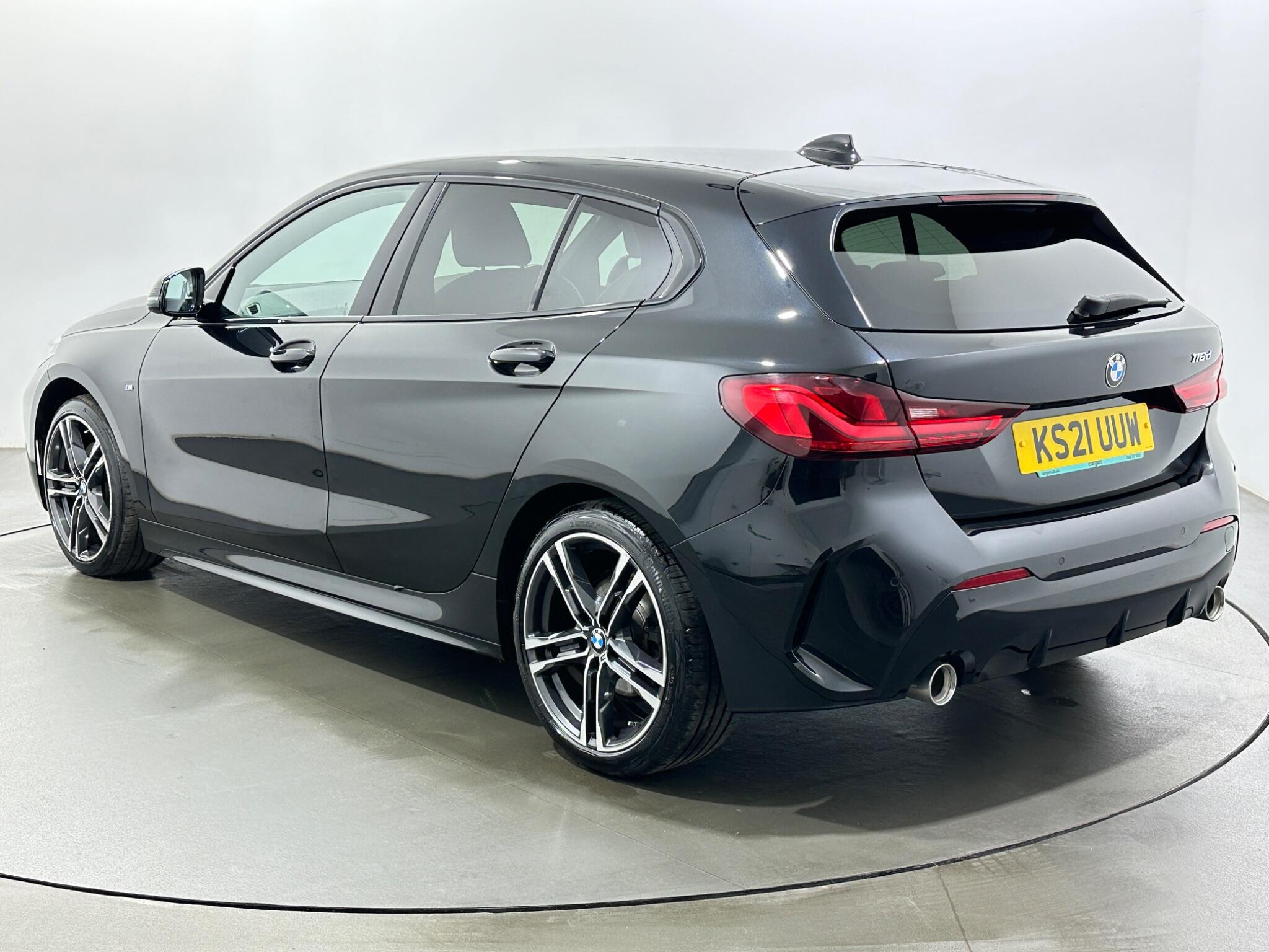 BMW 1 Series view 6