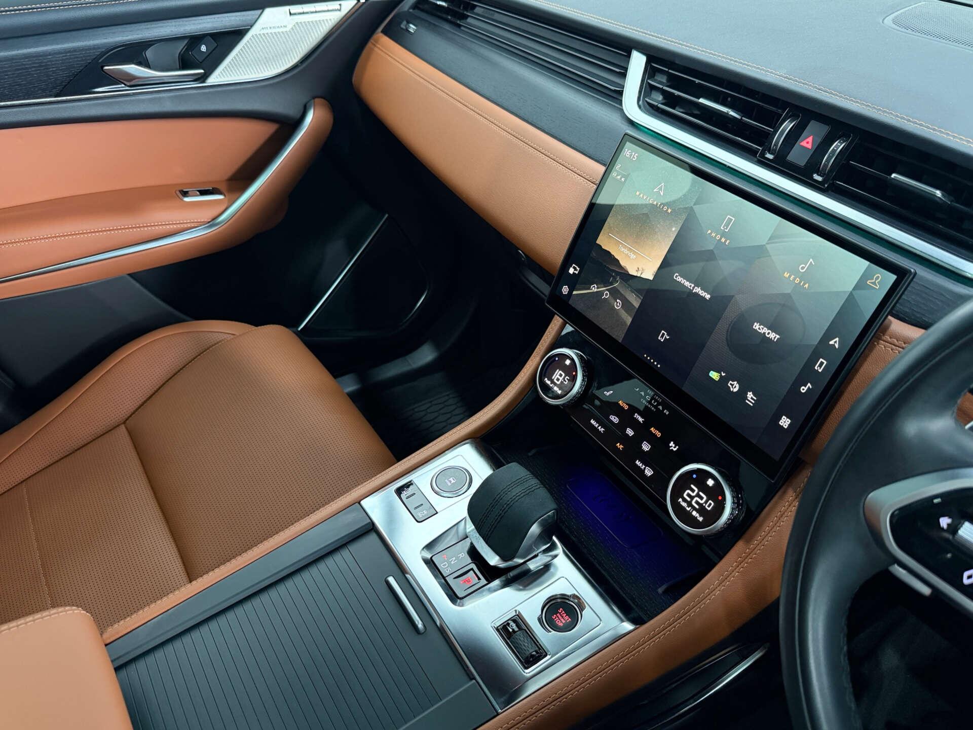 Jaguar F-Pace view 38