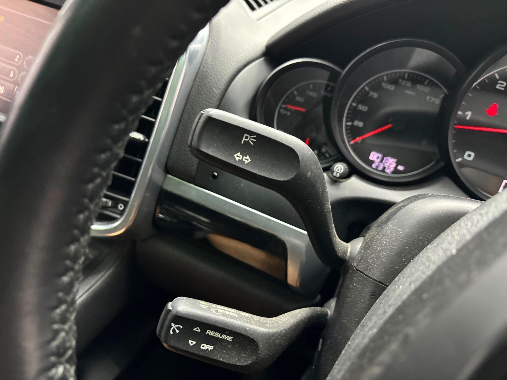 Porsche Cayenne view 24