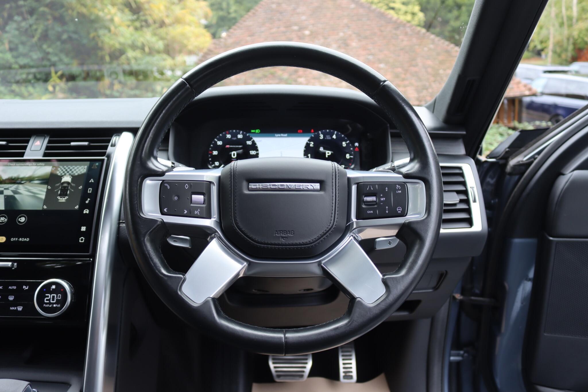 Land Rover Discovery view 31