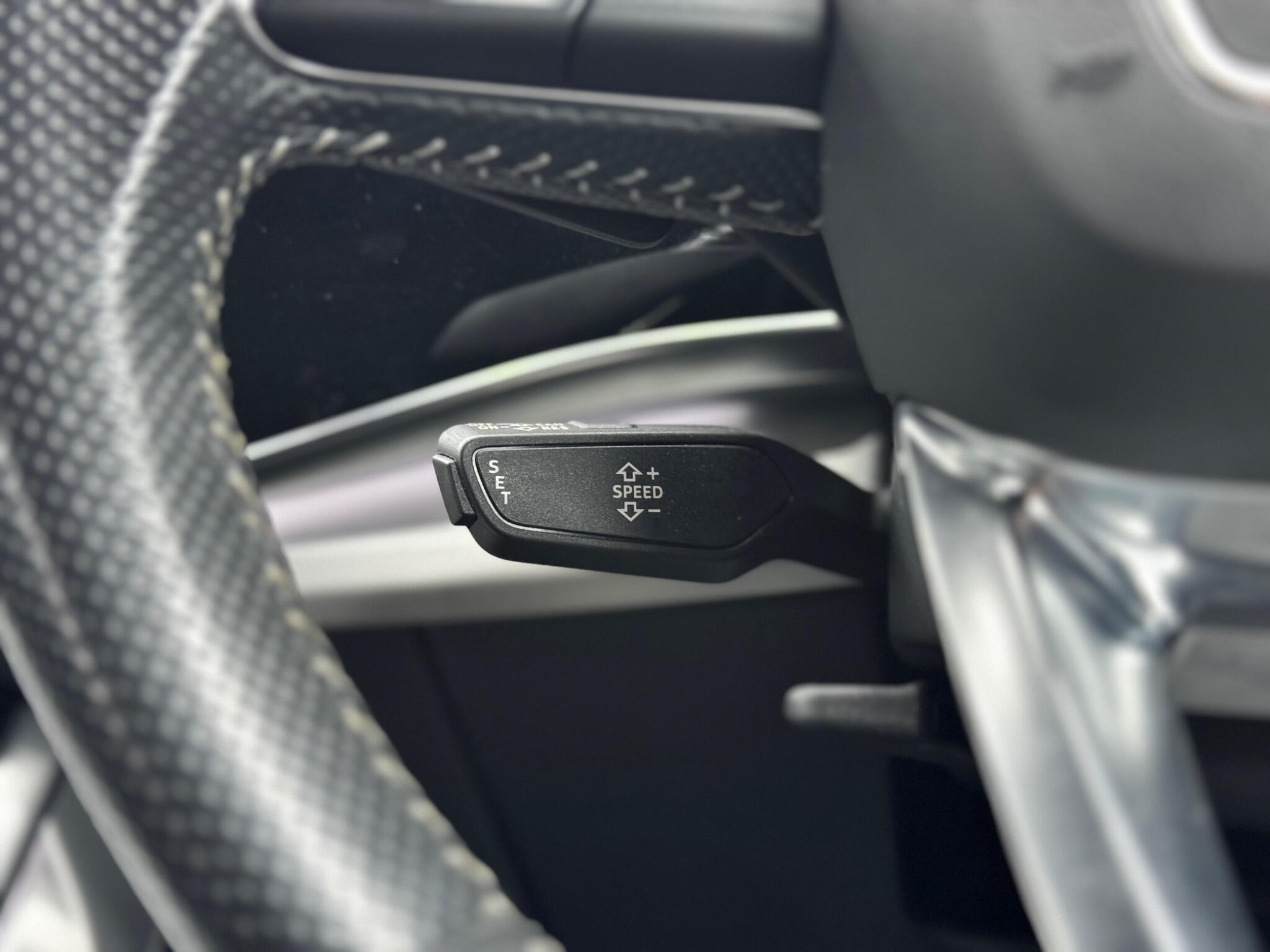 Audi Q8 view 22