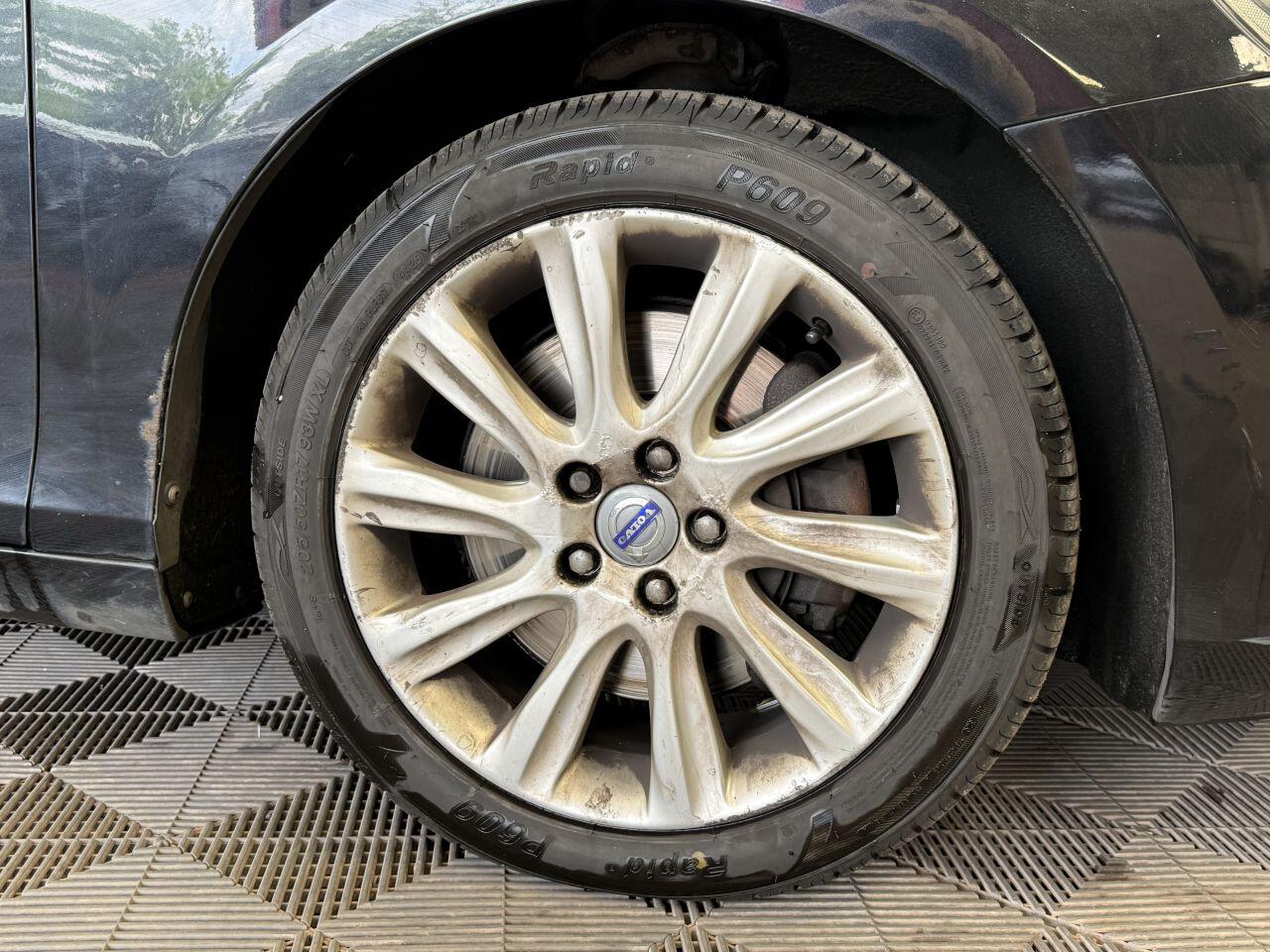 Volvo V40 view 13