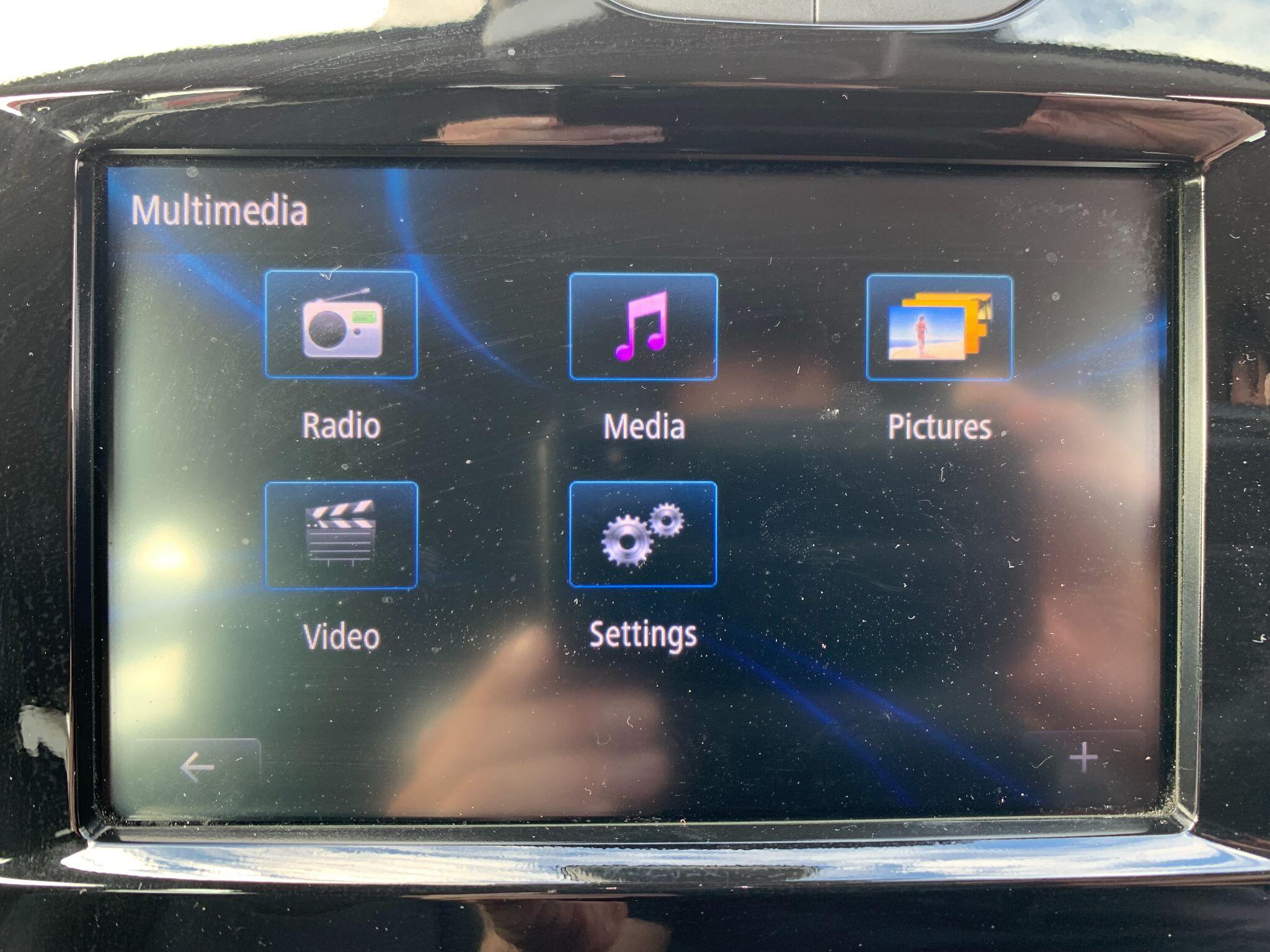 Renault Clio view 30