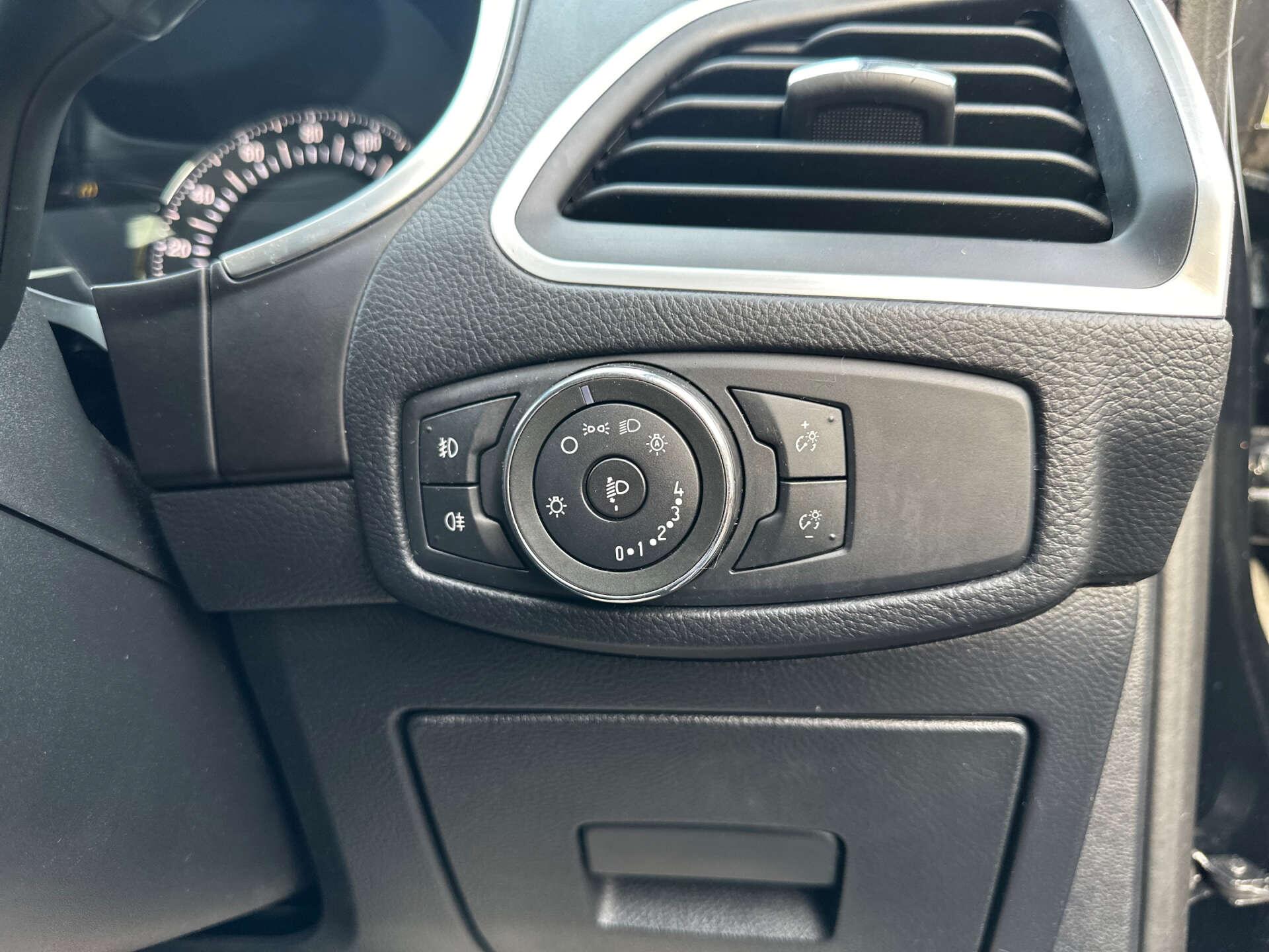 Ford S-Max view 32