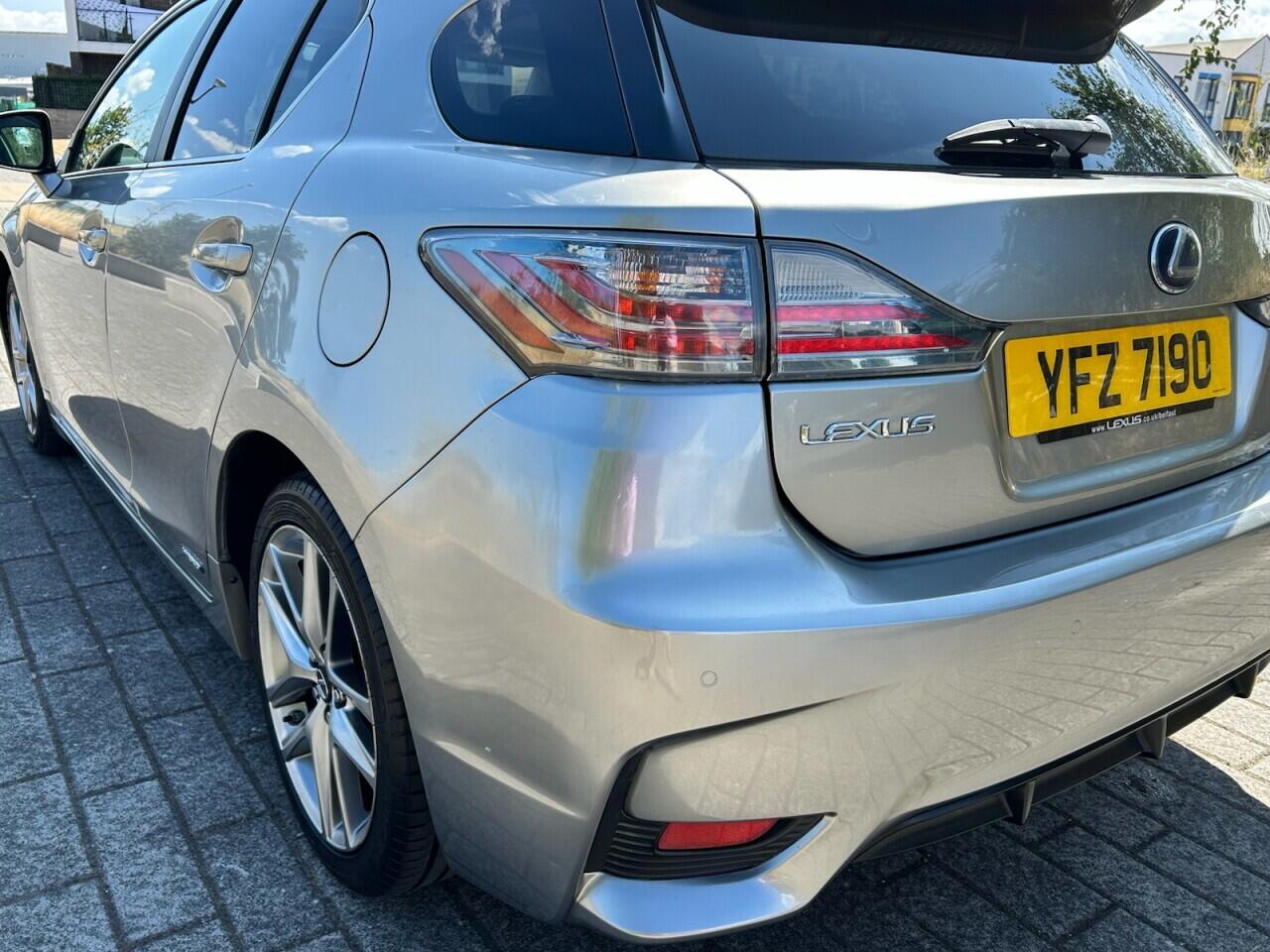 Lexus CT view 13