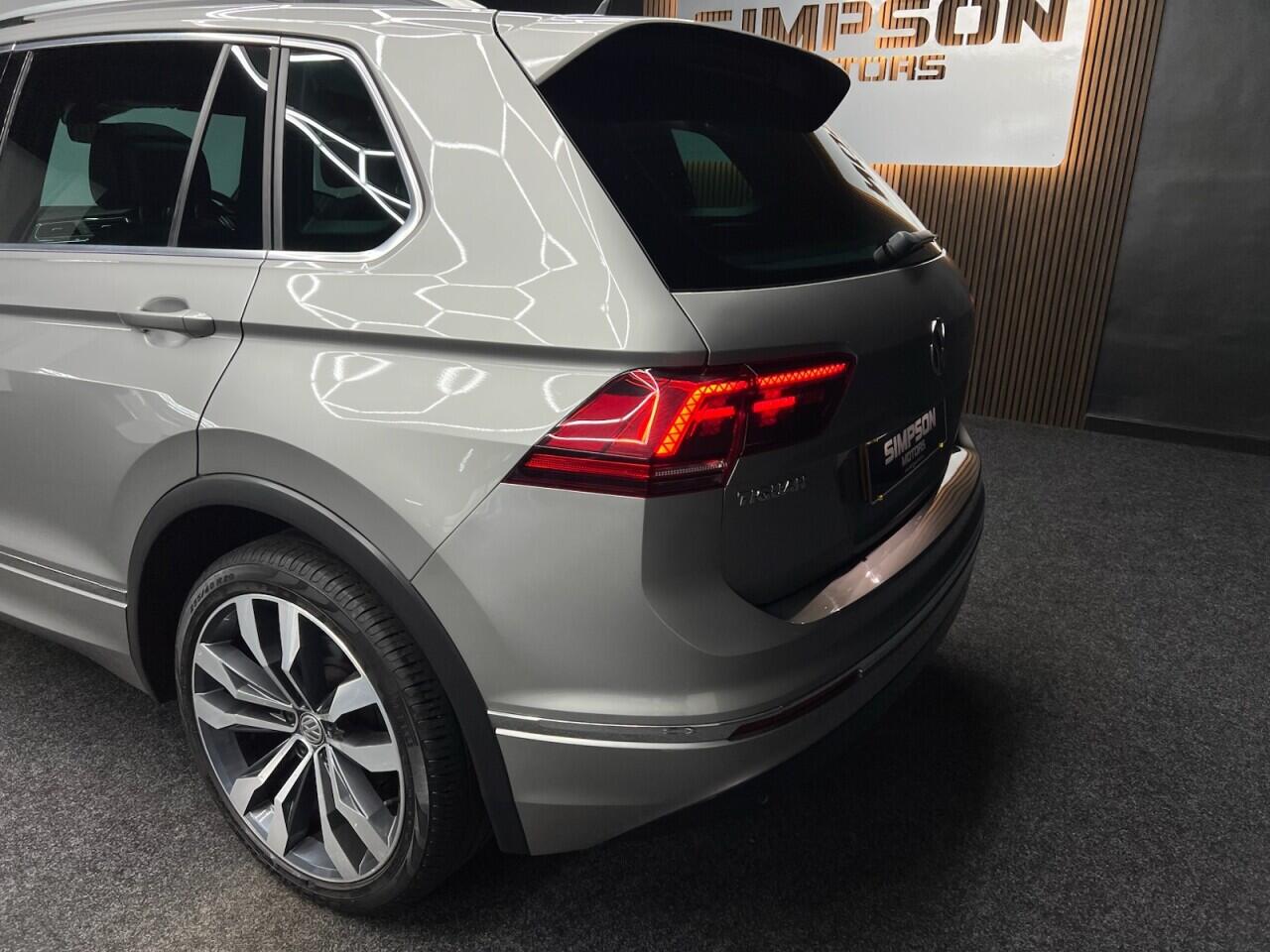 Volkswagen Tiguan view 8