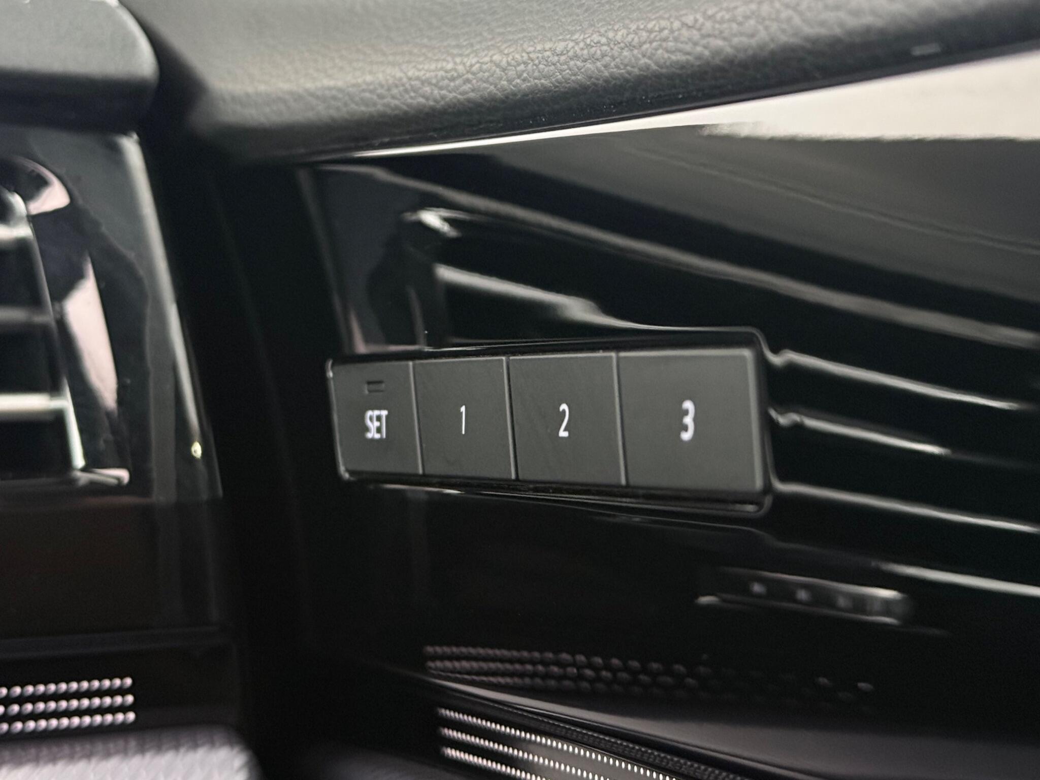Volkswagen Touareg view 21