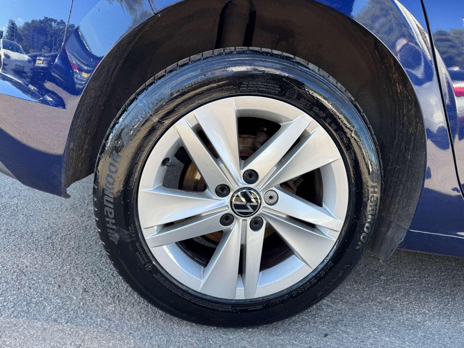 Volkswagen Golf view 40