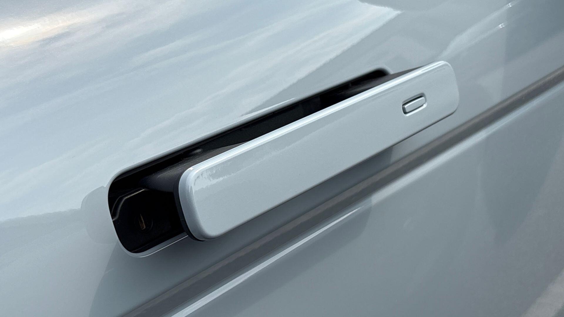 Land Rover Range Rover Evoque view 27