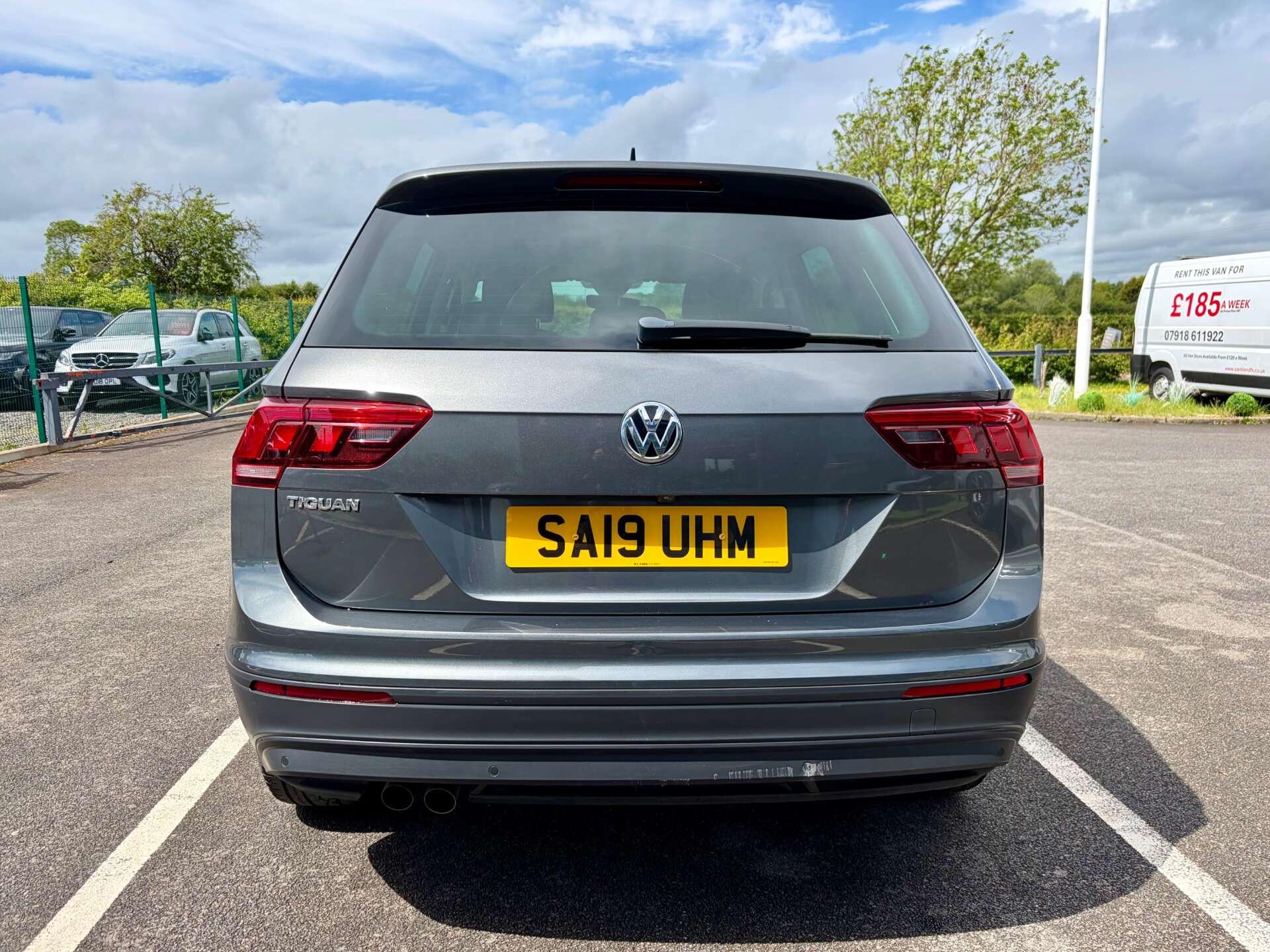 Volkswagen Tiguan view 7