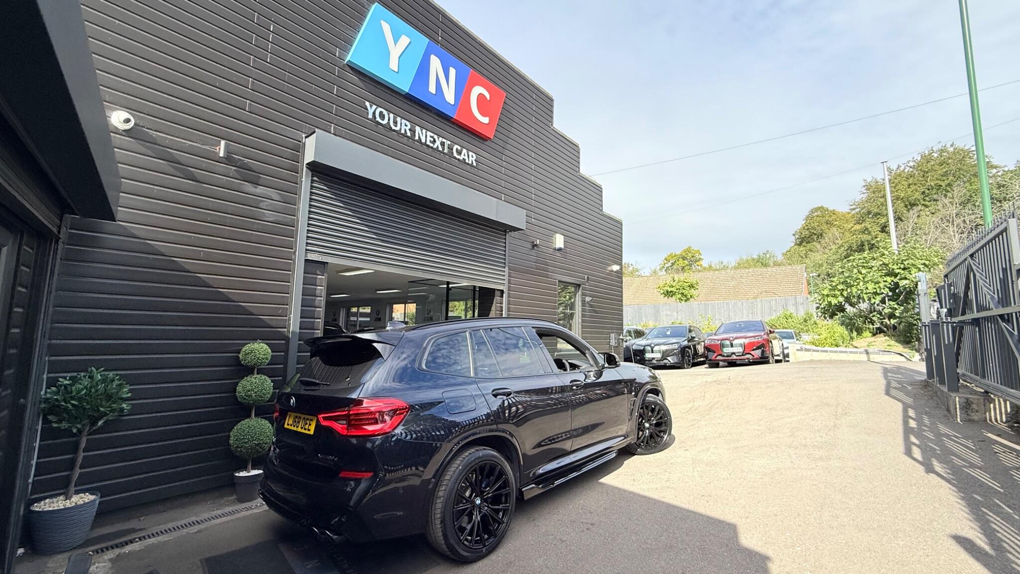 BMW X3 view 5