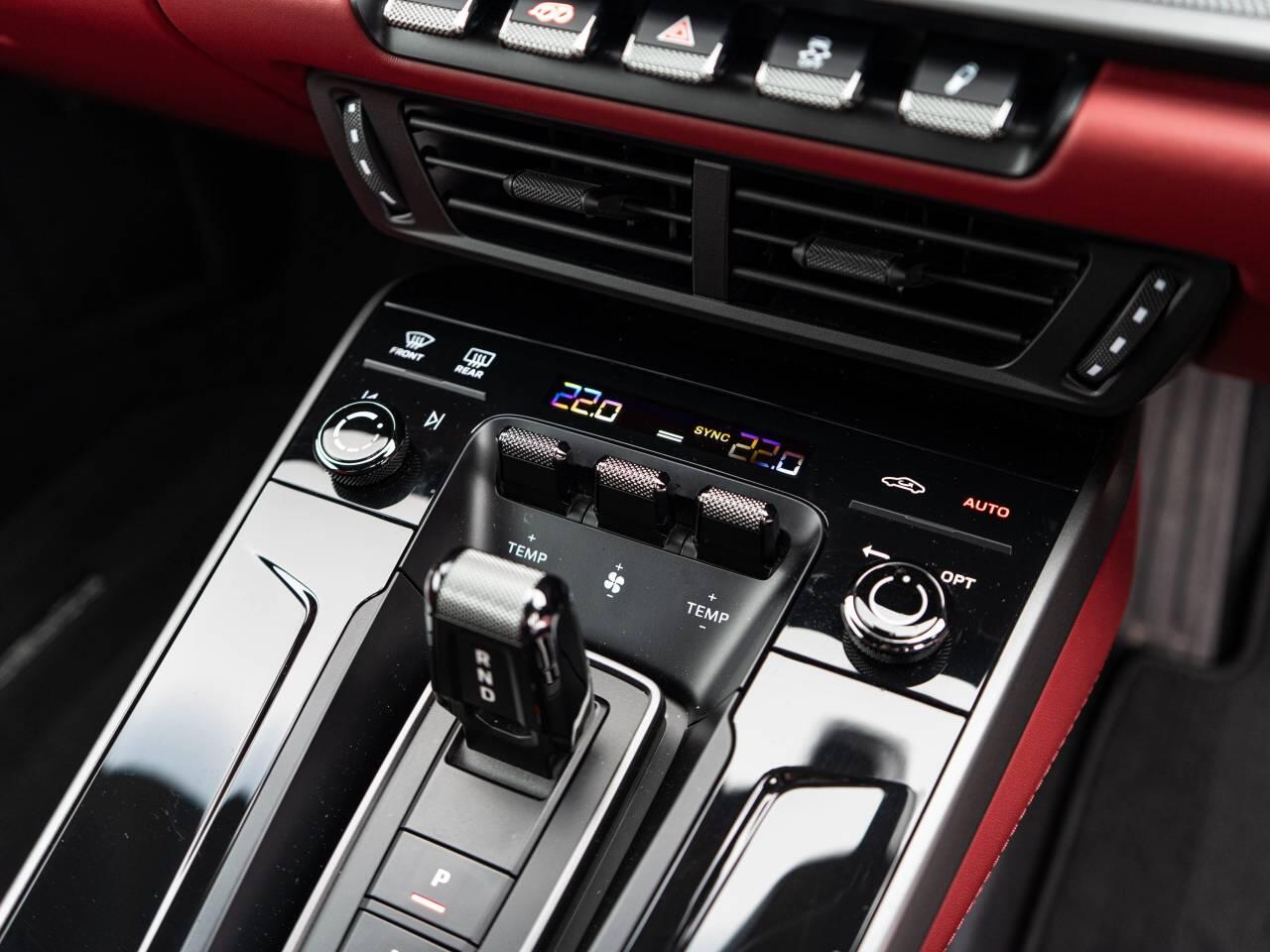 Porsche 911 view 26