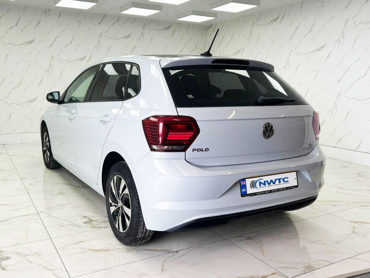 Volkswagen Polo view 9