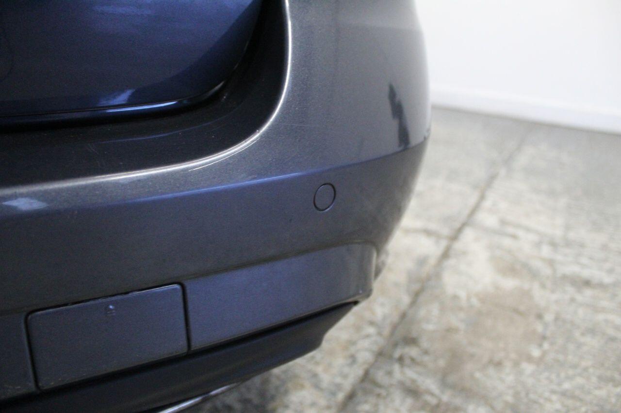 Mercedes-Benz E-Class view 20