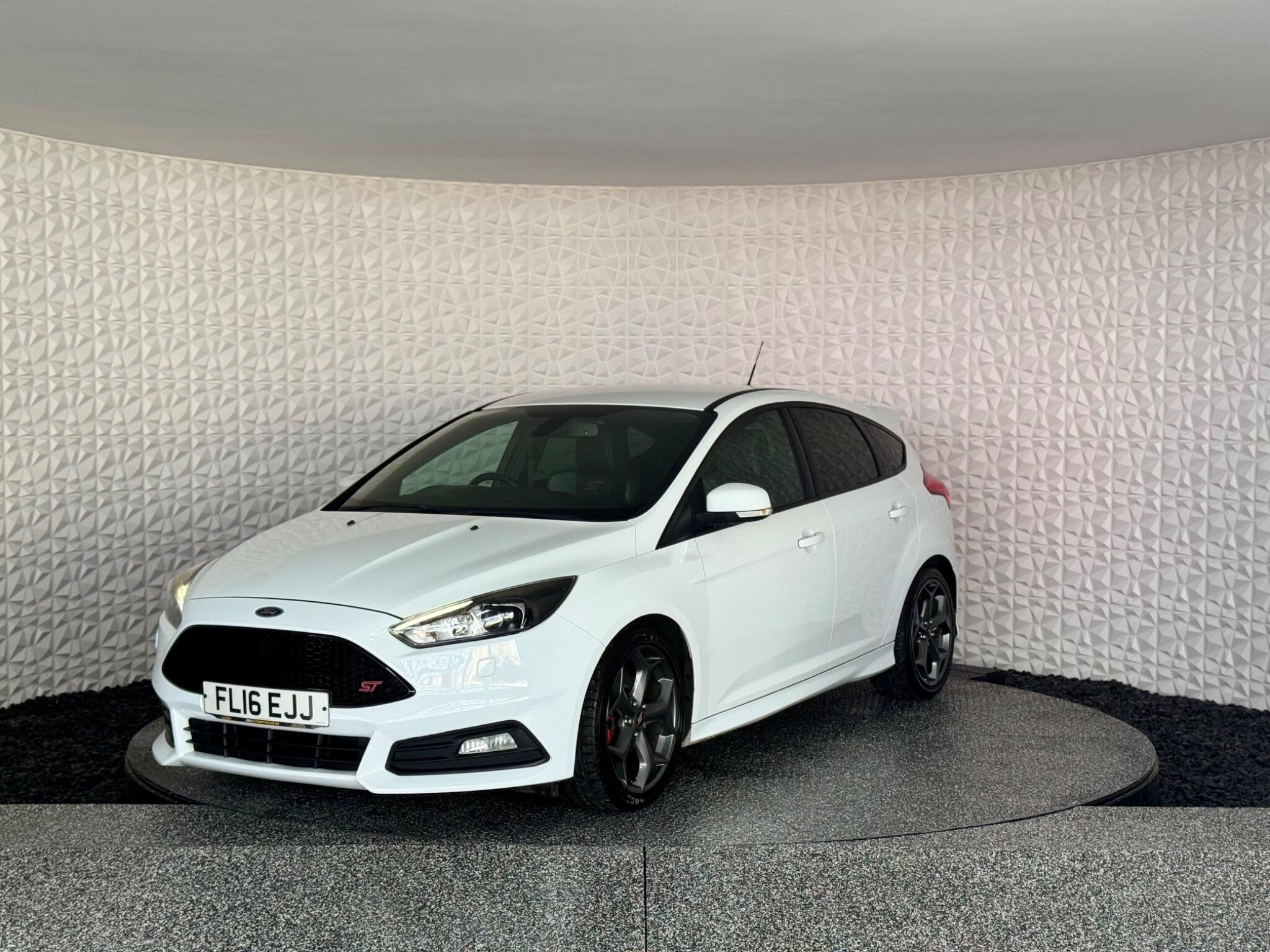 Ford Focus view 25