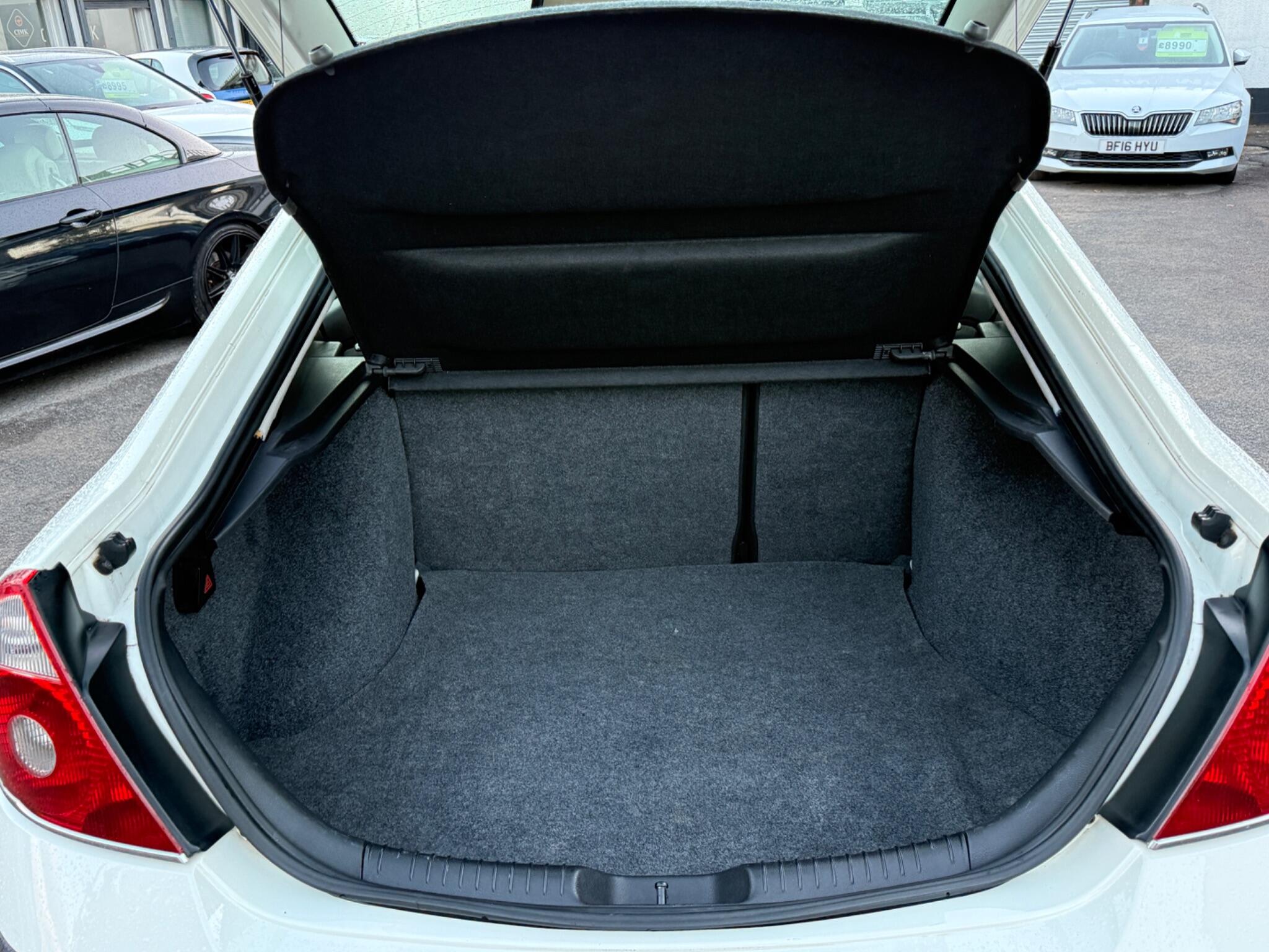 Ford Mondeo - Image 21