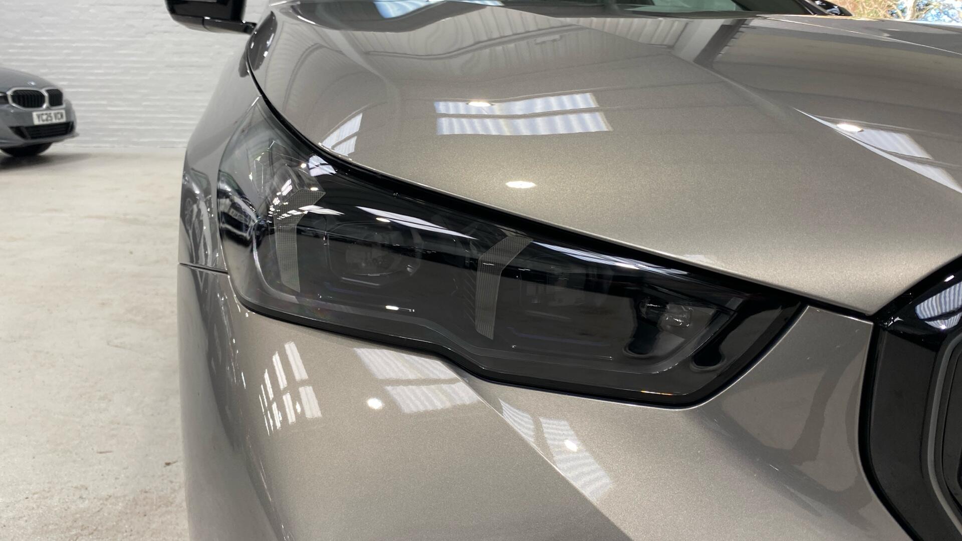BMW i5 view 23
