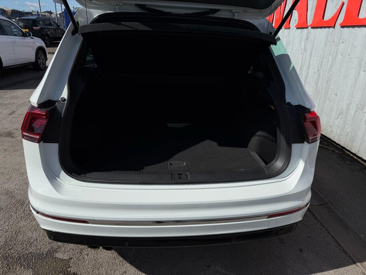Volkswagen Tiguan view 38