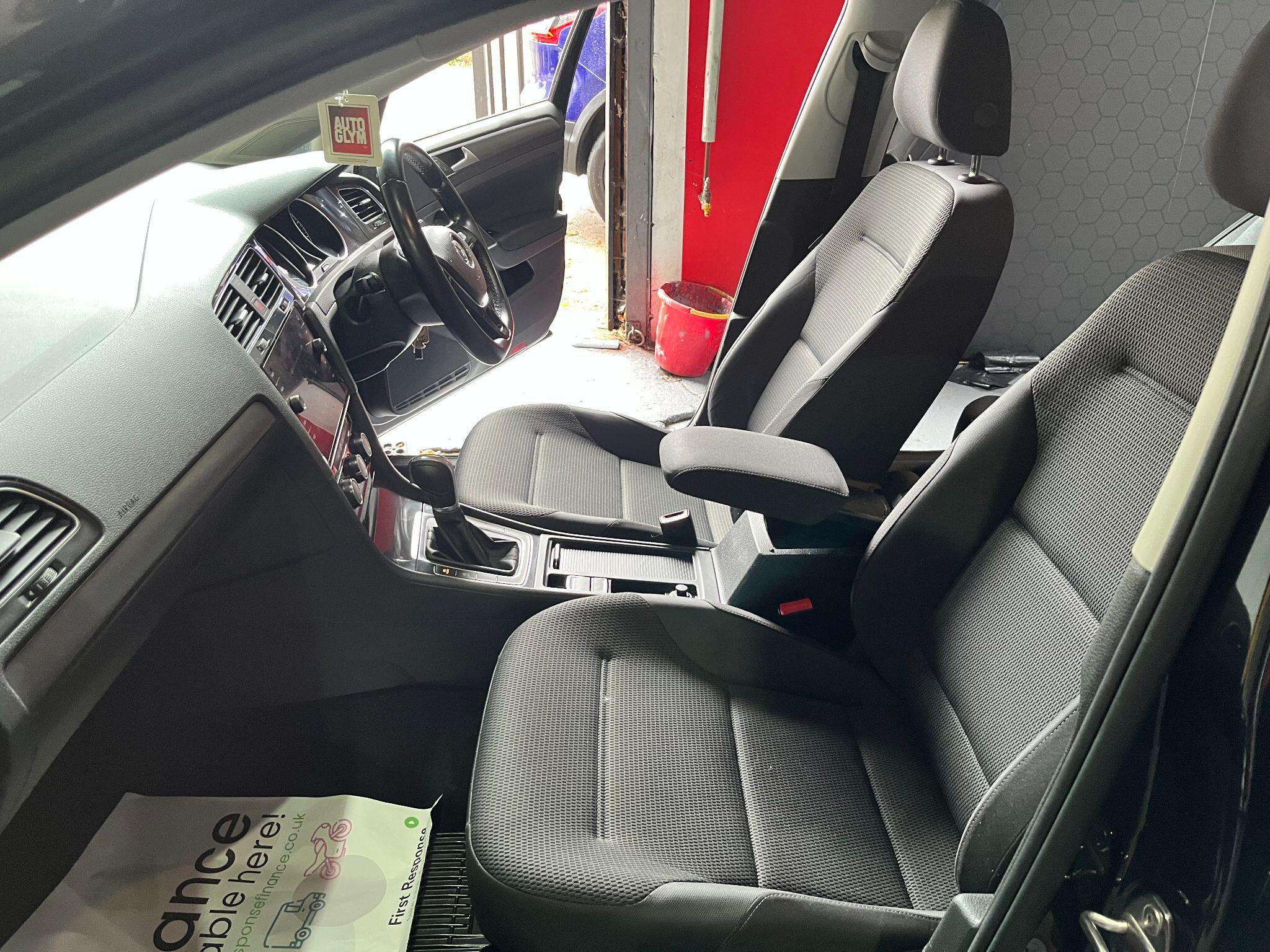 Volkswagen Golf view 22