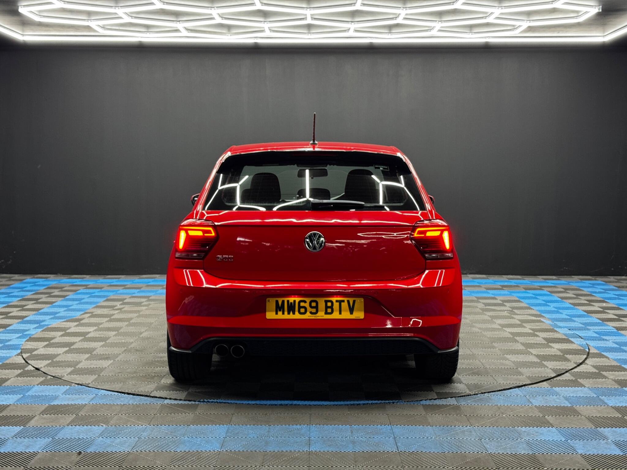 Volkswagen Polo view 6